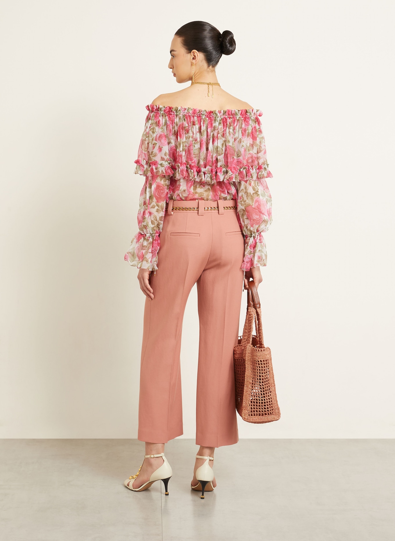 Chloé Hedvábná blůza s odhalenými rameny a volánky: RŮŽOVÁ / OLIVOVÁ / BÍLÁ