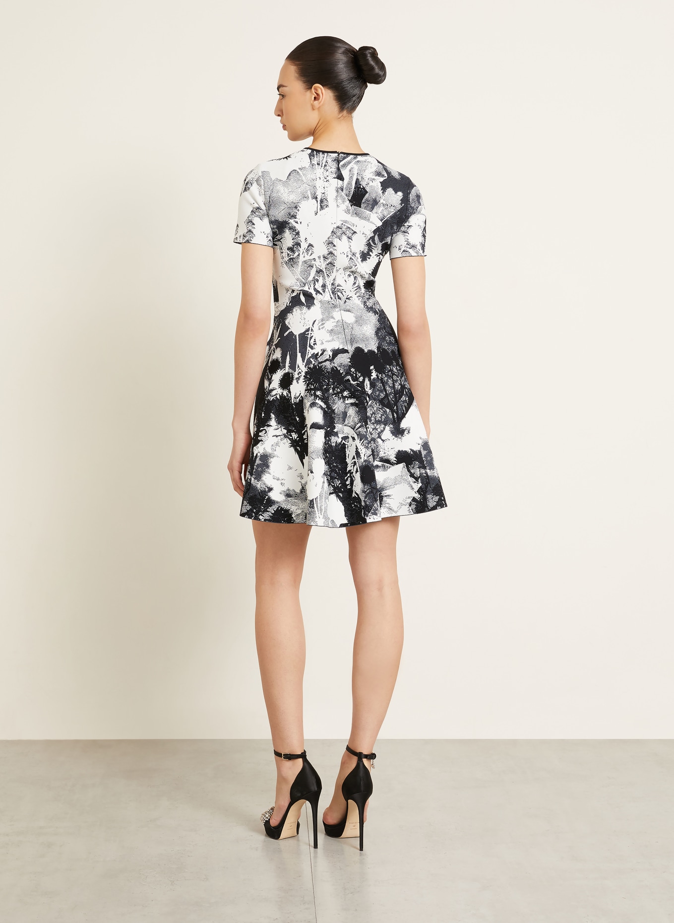 McQUEEN Cocktailkleid: SCHWARZ / WEISS