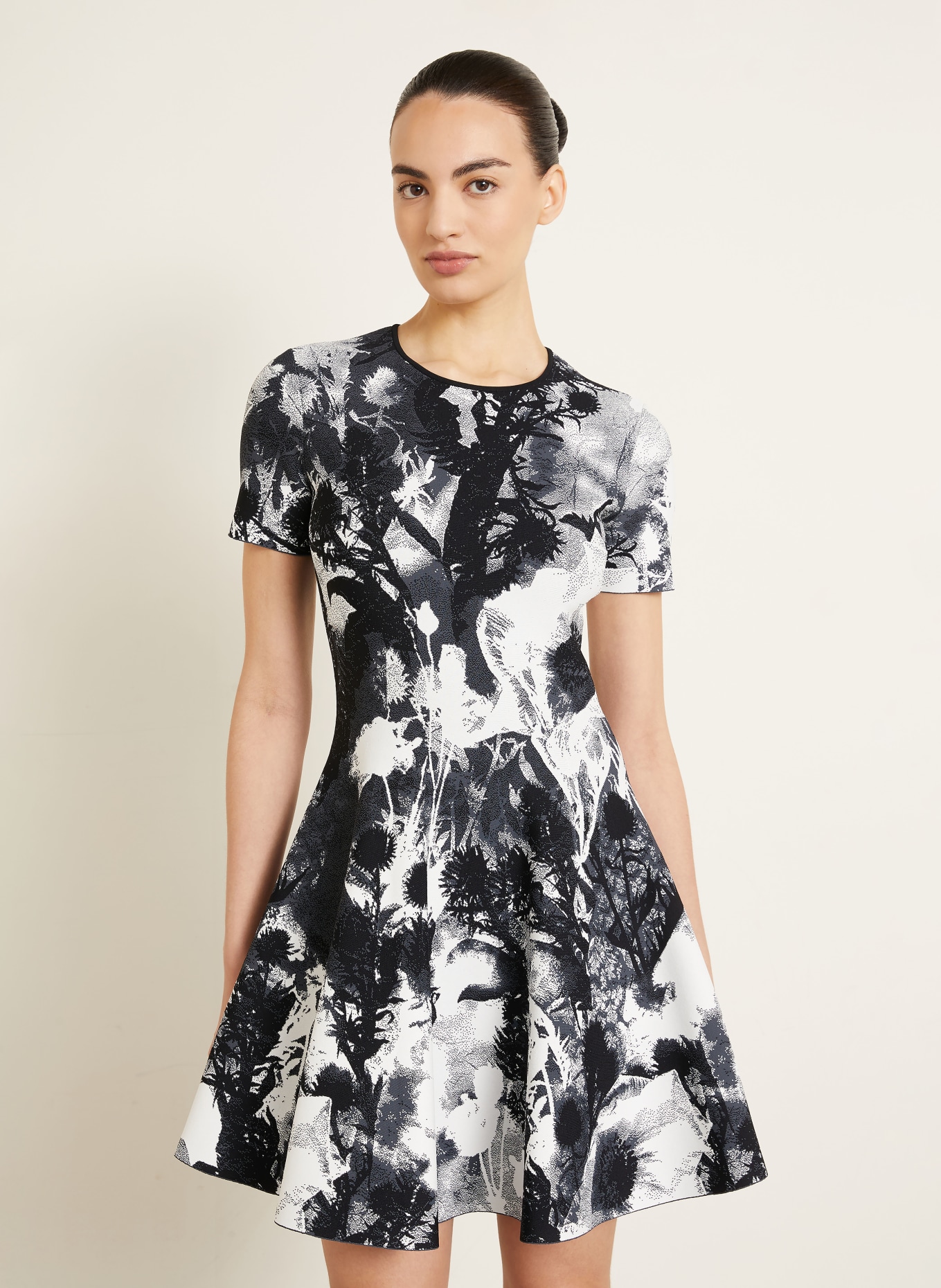 McQUEEN Cocktailkleid: SCHWARZ / WEISS