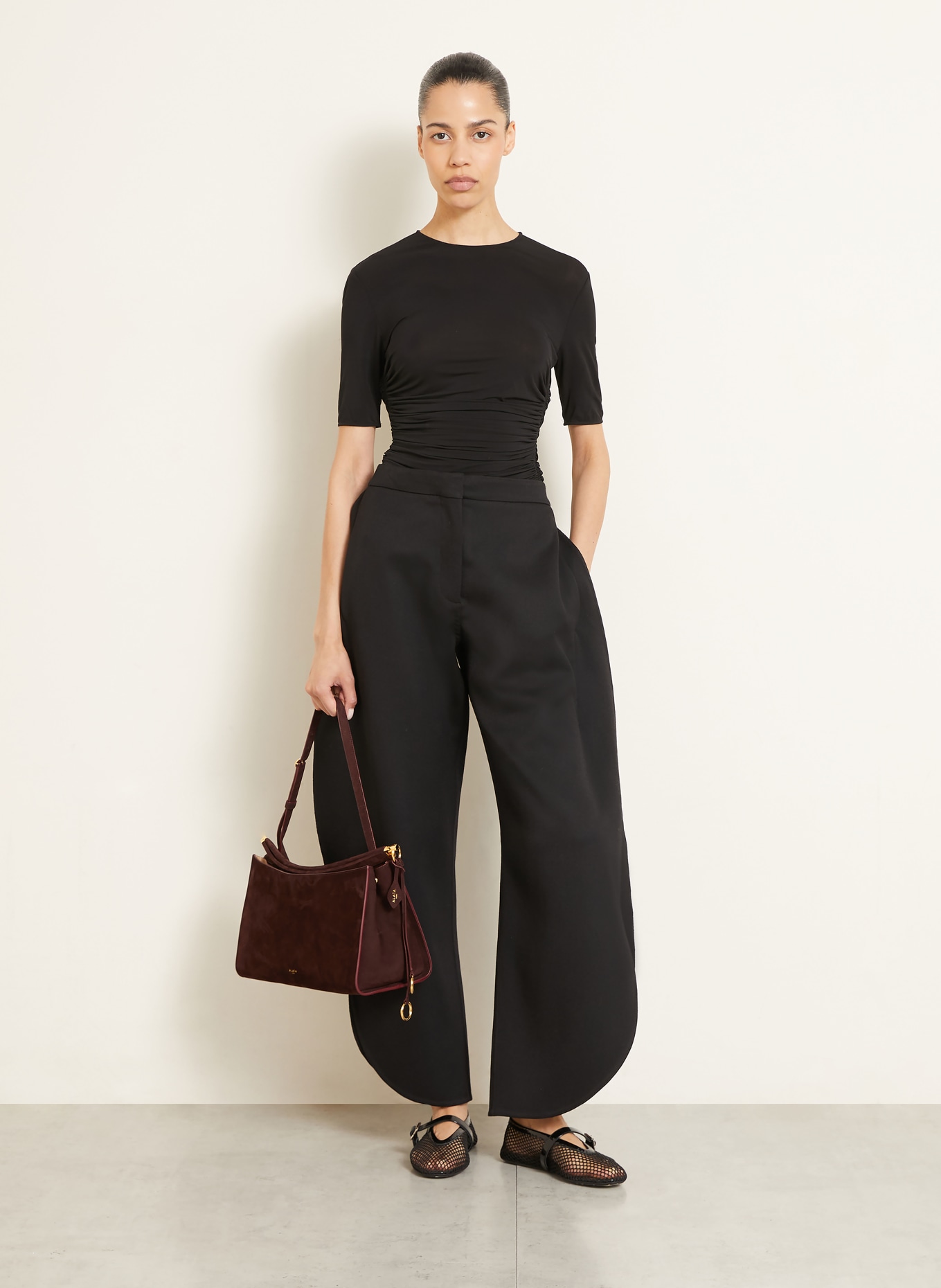 ALAÏA Handtas LE CLICK POCKET 35: MARRON FONCÉ / GOUD