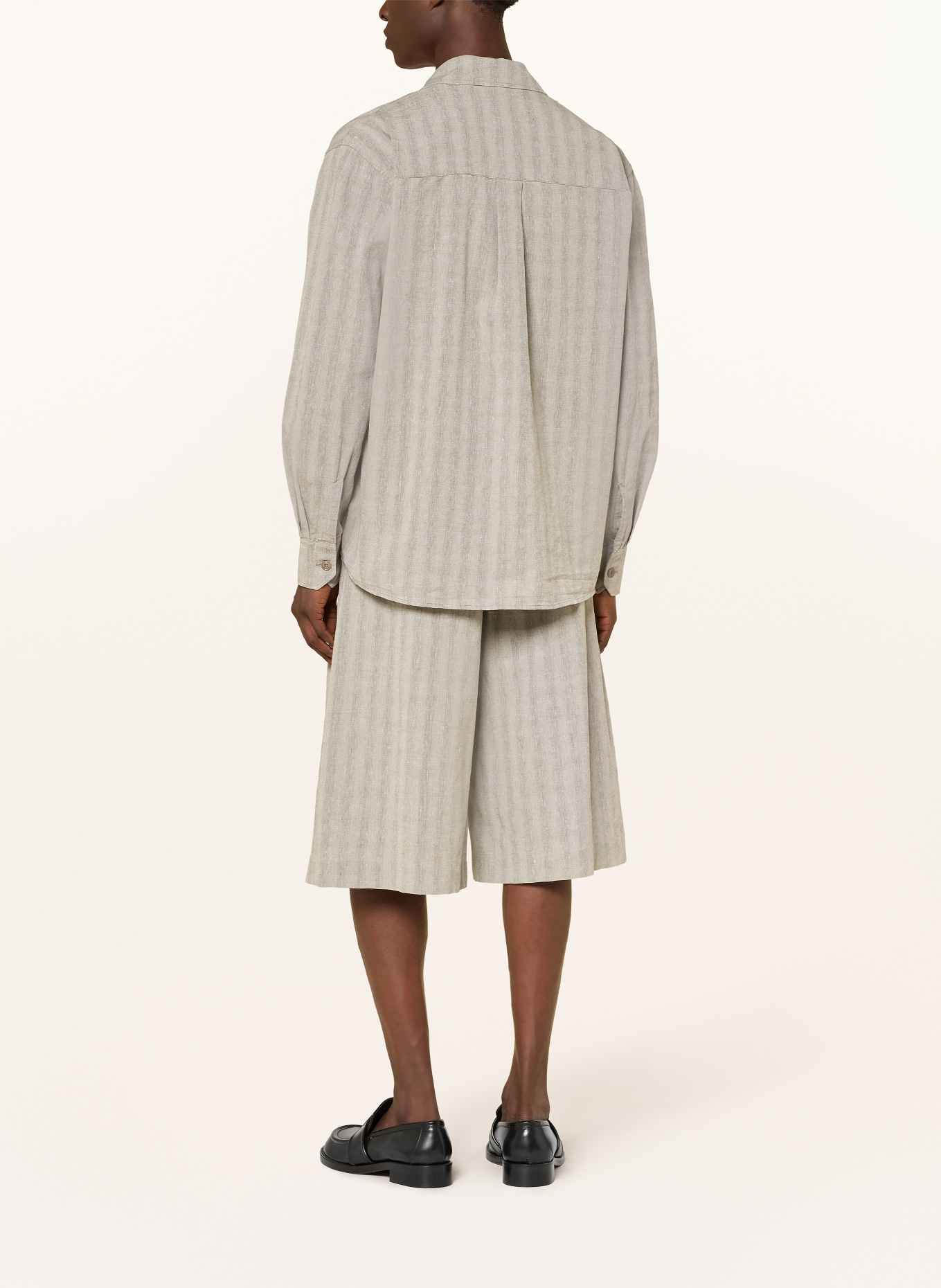 OUR LEGACY Shorts SPLIT mit Leinen: HELLGRAU / GRAU