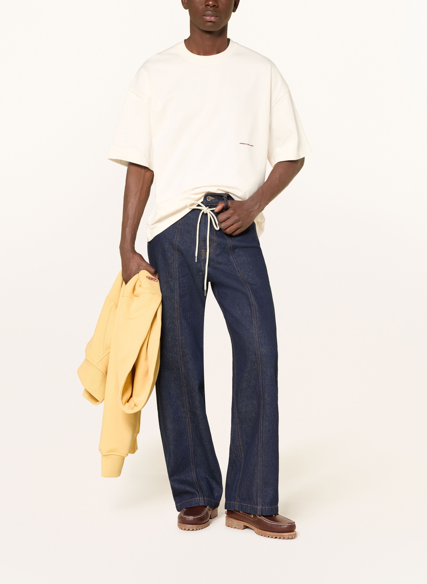 about:blank Oversized tričko: KRÉMOVÁ / TMAVĚ ČERVENÁ