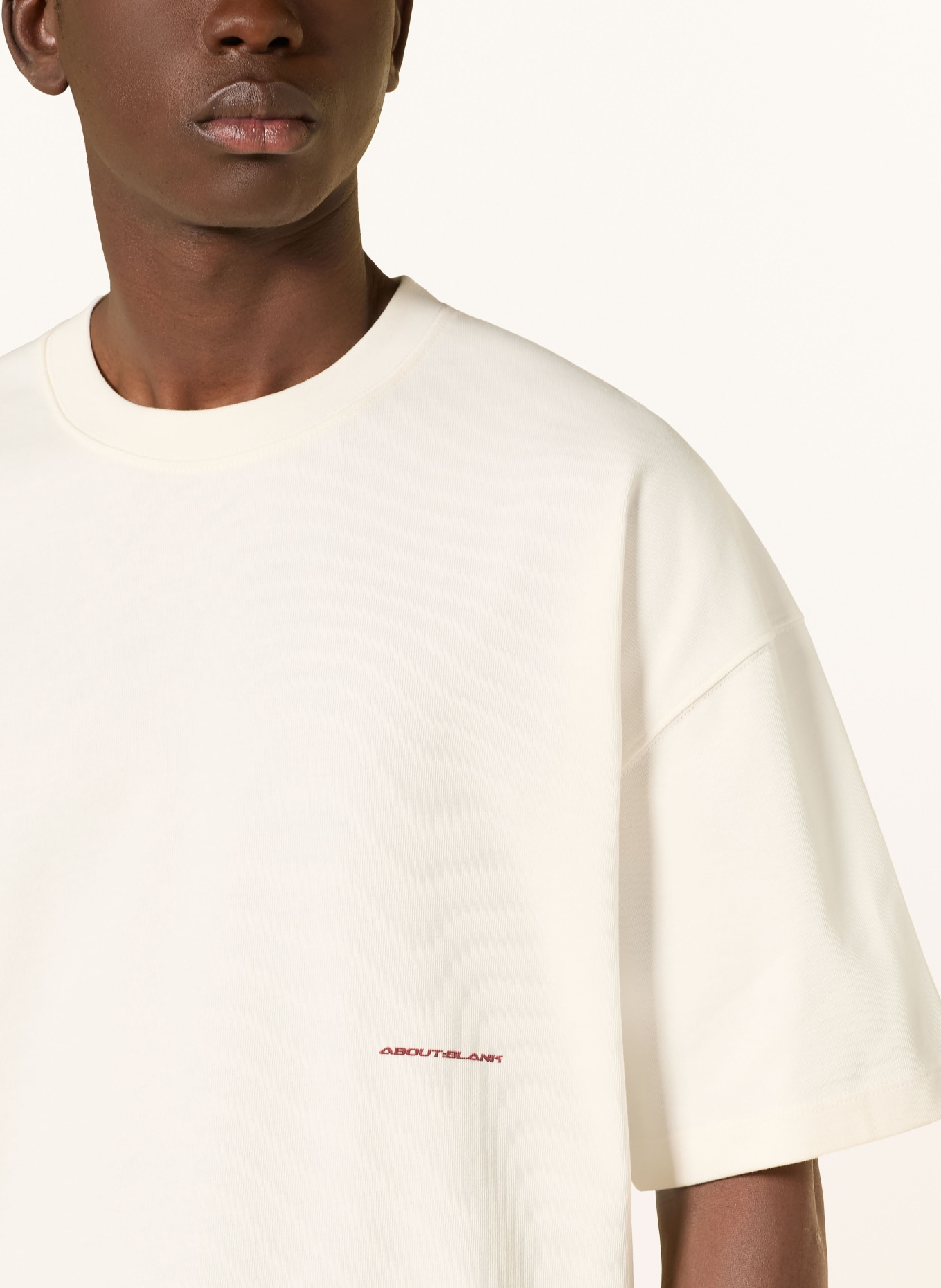 about:blank Oversized tričko: KRÉMOVÁ / TMAVĚ ČERVENÁ