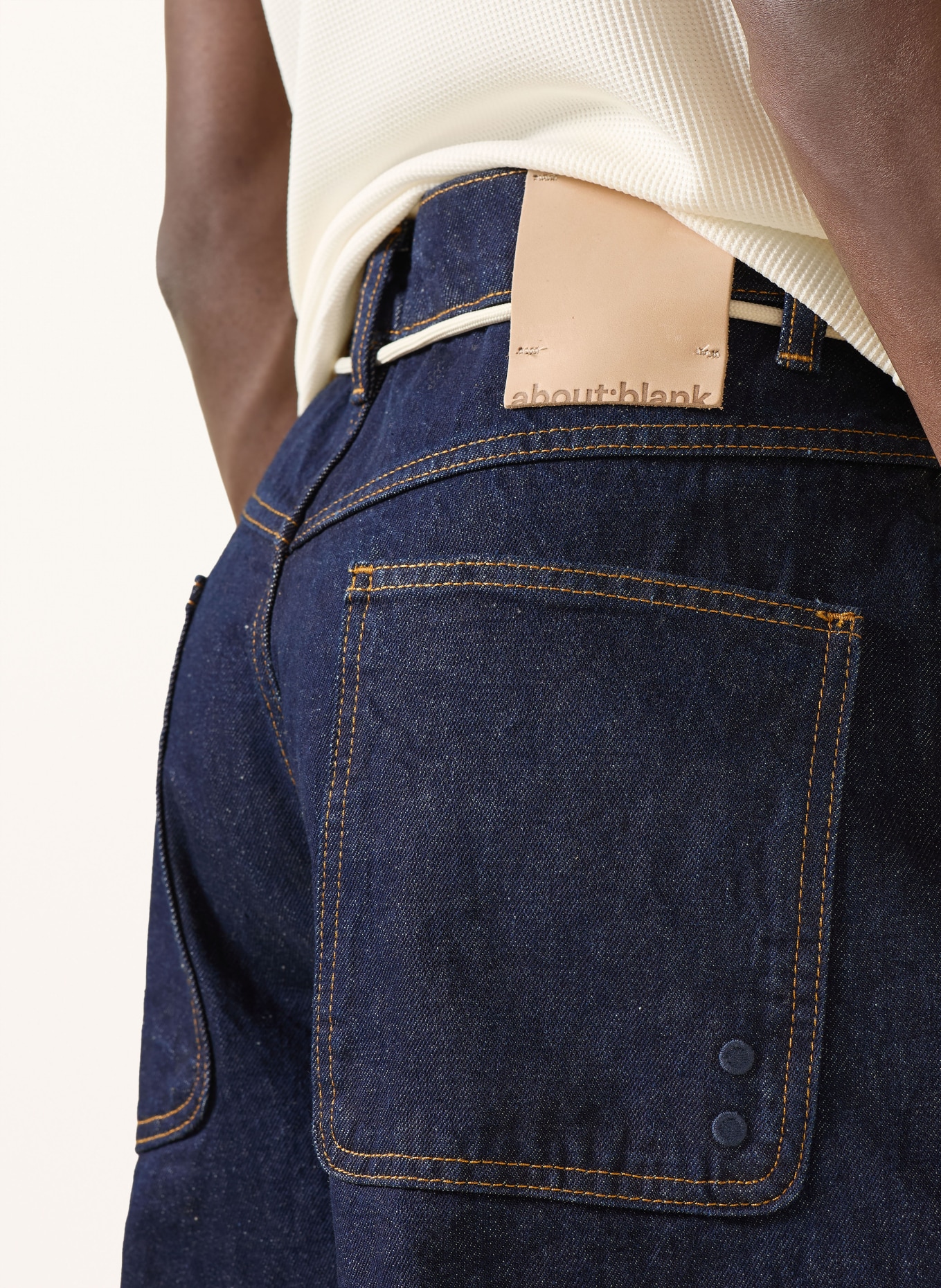 about:blank Regular-Fit Jeans: raw indigo