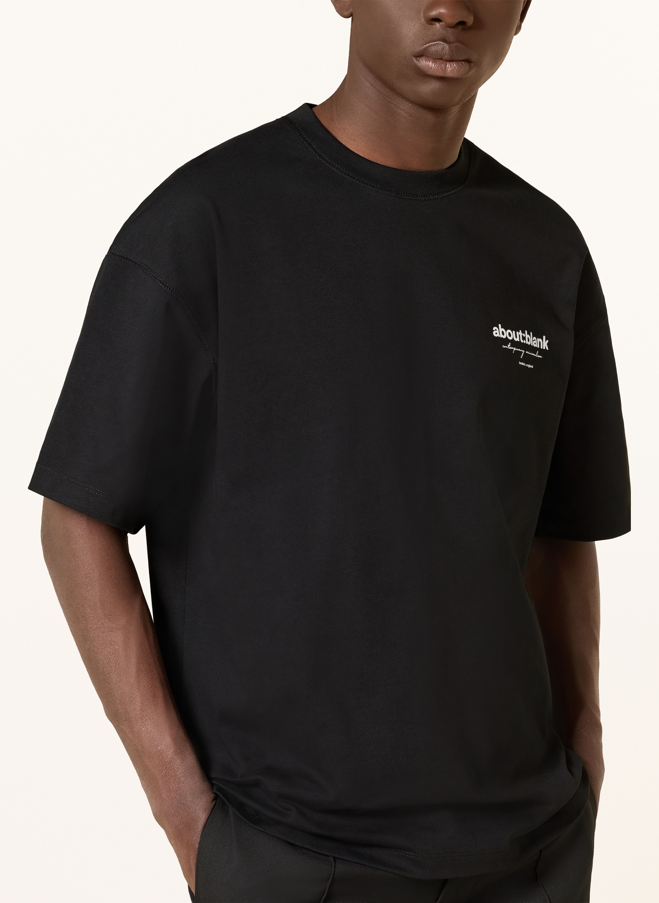 about:blank Oversized tričko: ČERNÁ / REŽNÁ