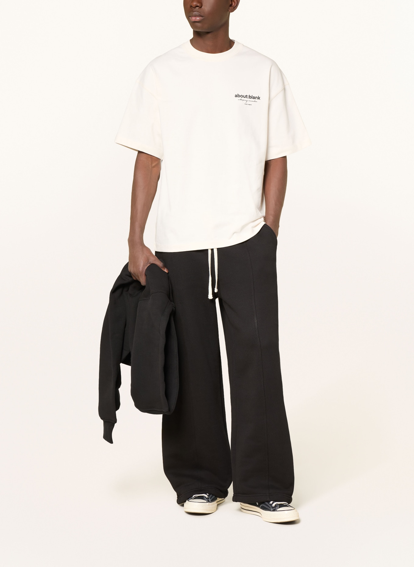 about:blank Oversized tričko: KRÉMOVÁ / ČERNÁ