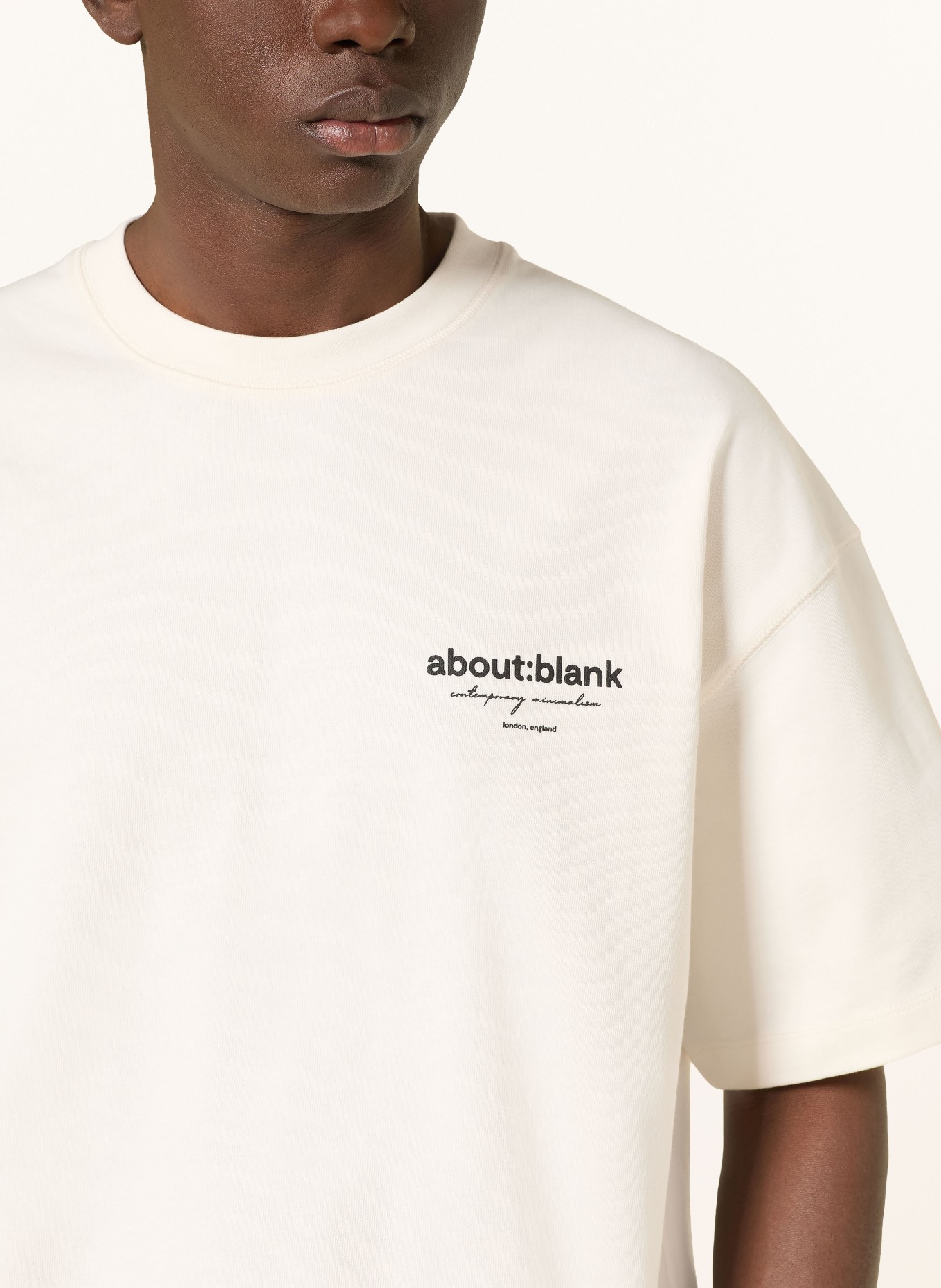 about:blank Oversized tričko: KRÉMOVÁ / ČERNÁ