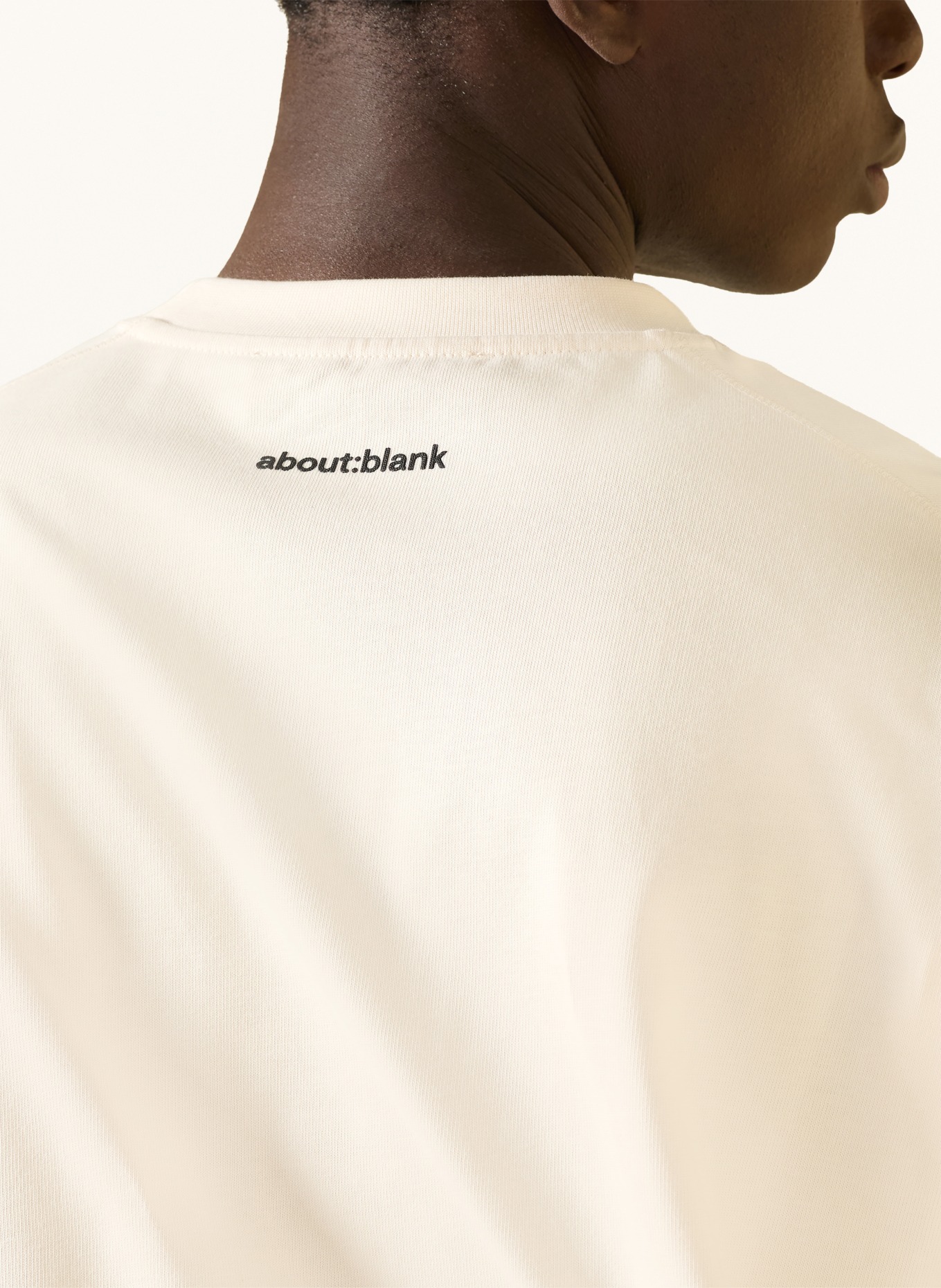 about:blank Oversized tričko: KRÉMOVÁ / ČERNÁ