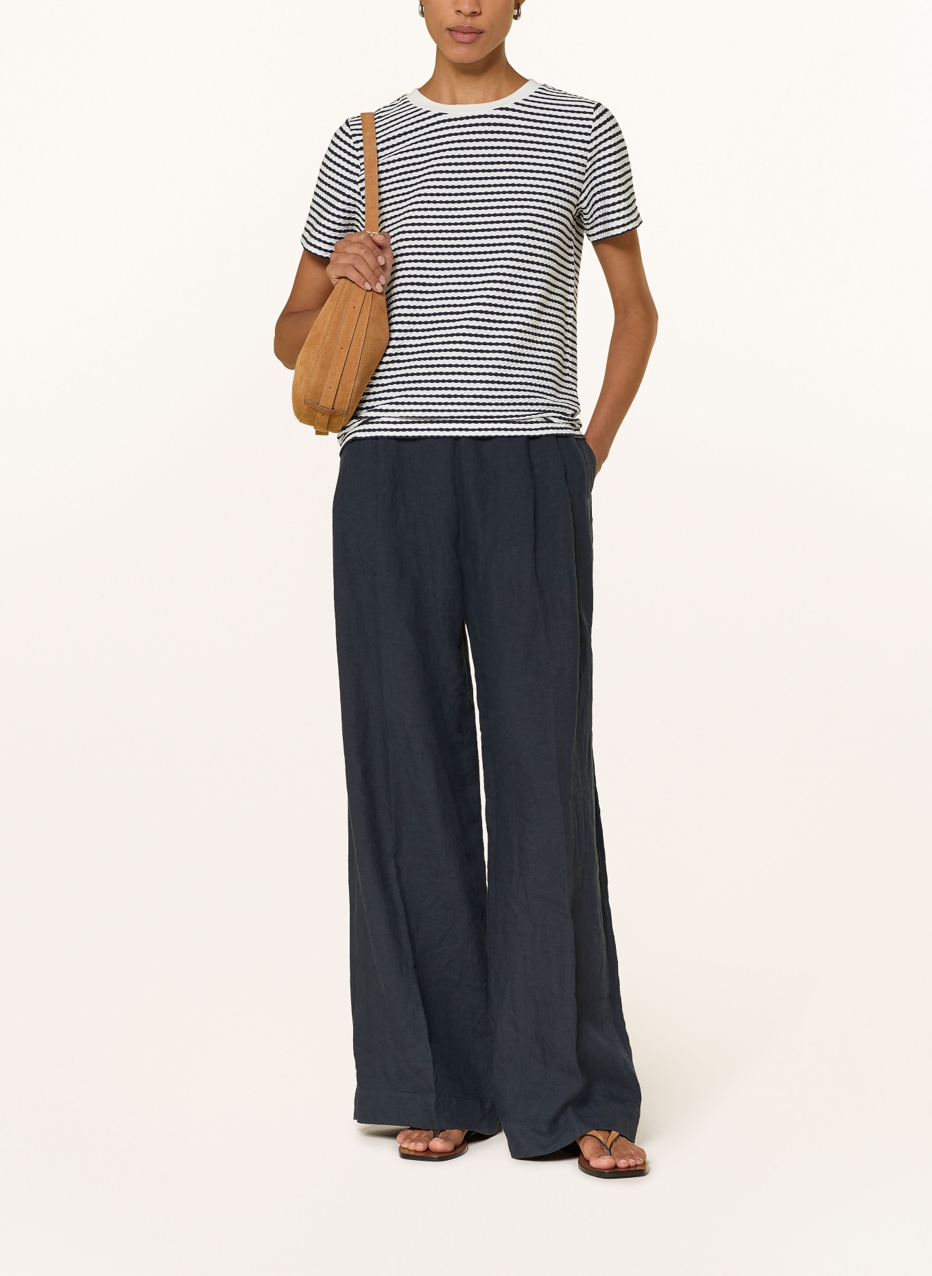 monari T-shirt: DARK BLUE / WHITE