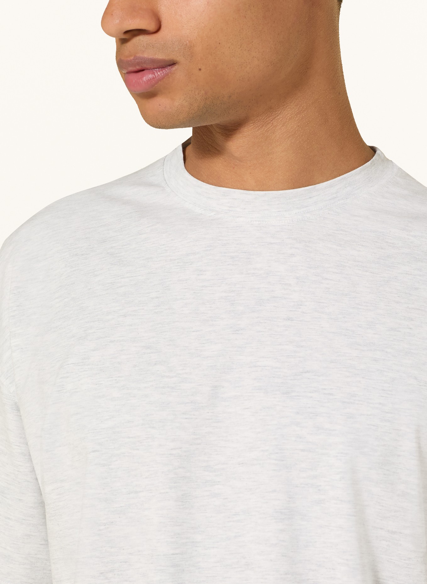 Juvia T-Shirt JON: HELLGRAU