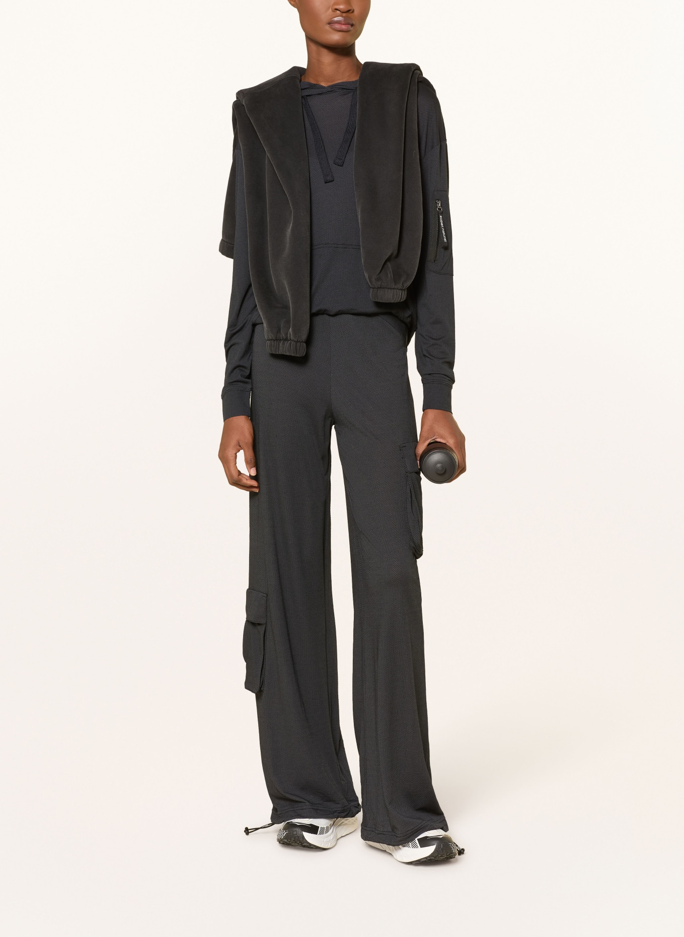 super.natural Hoodie AIR mit Merinowolle: SCHWARZ