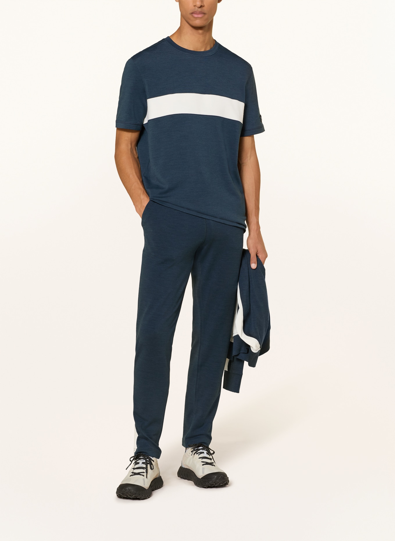 super.natural Funktionsshirt MONTANA BRUSH mit Merinowolle: DUNKELBLAU / WEISS