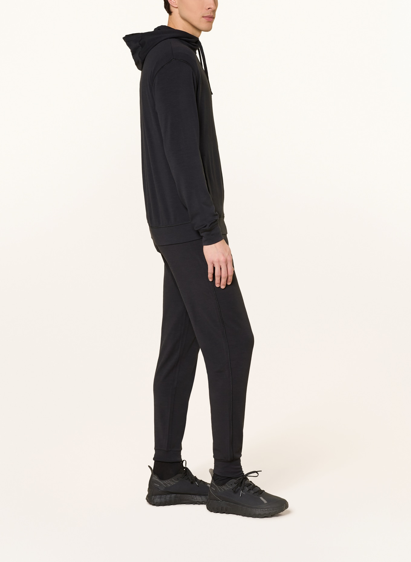 super.natural Sweatjacke EVERYDAY mit Merinowolle: SCHWARZ