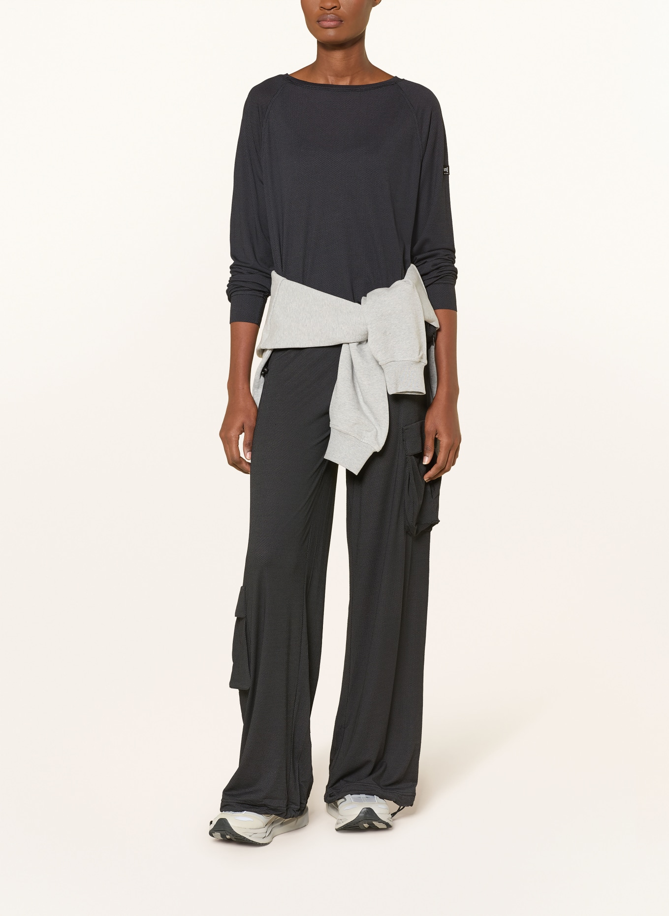 super.natural Funktionsshirt LEISURE AIR mit Merinowolle: SCHWARZ