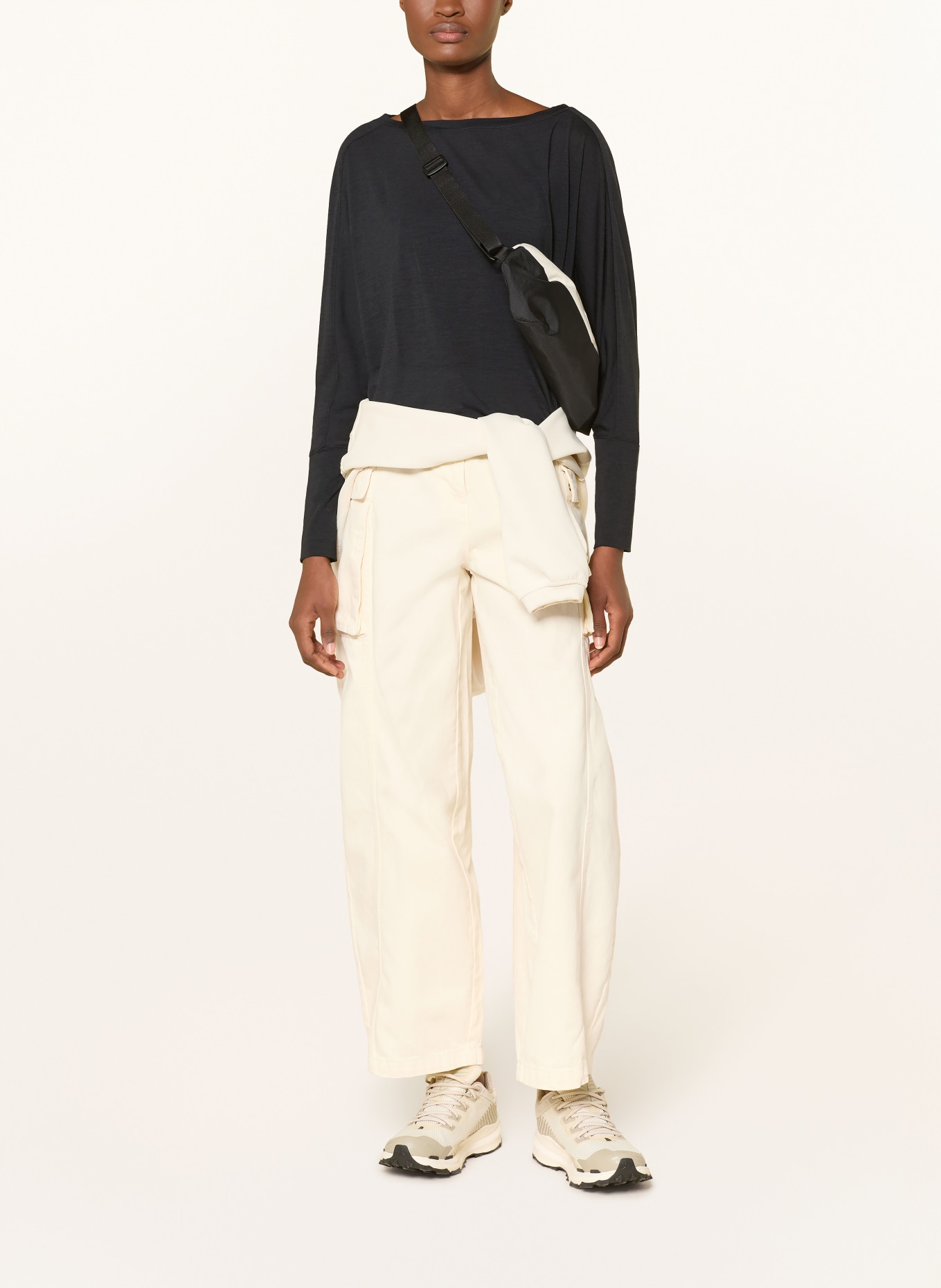 super.natural Funktionsshirt KULA mit Merinowolle: SCHWARZ