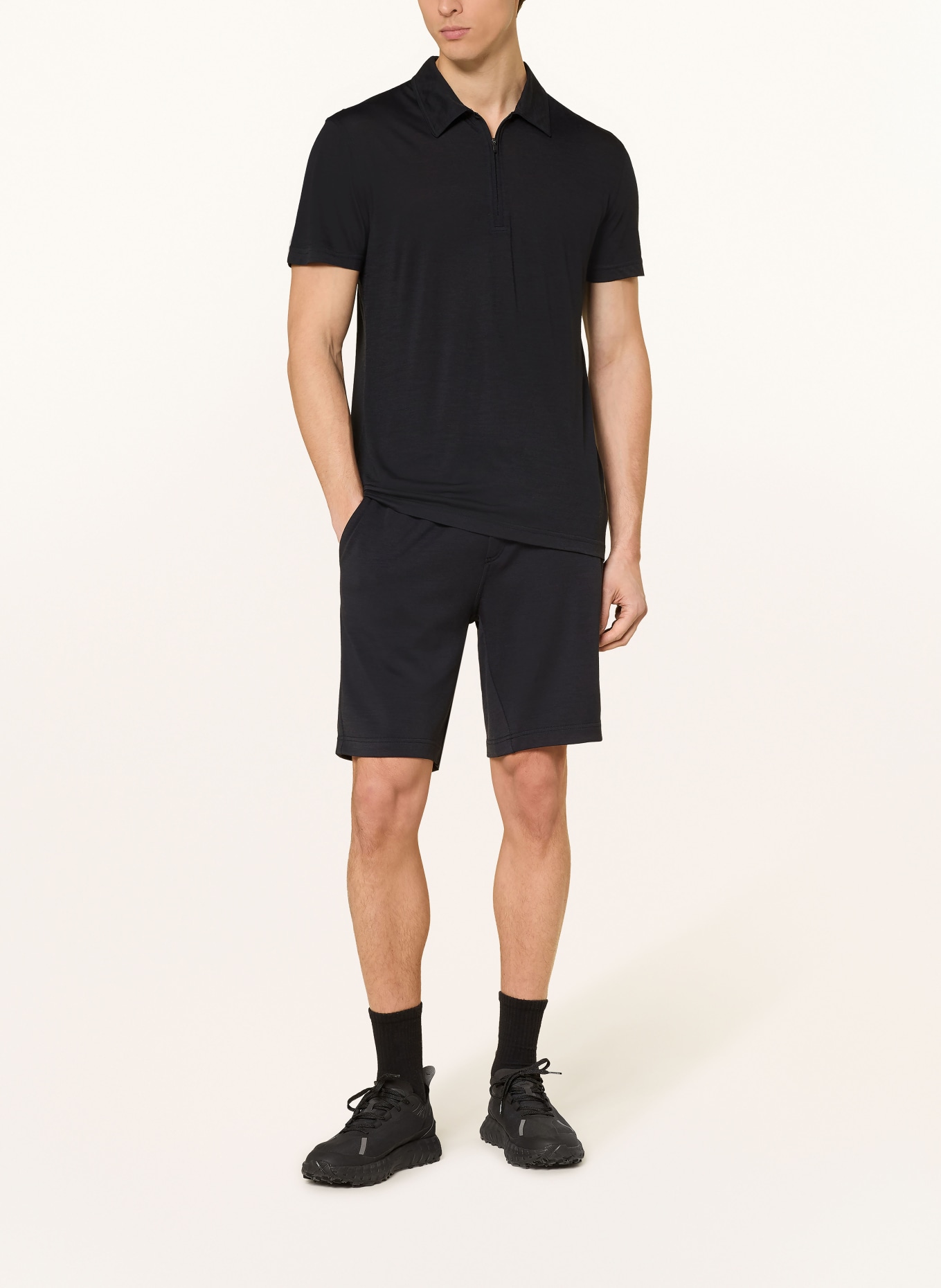 super.natural Funktions-Poloshirt mit Merinowolle: SCHWARZ