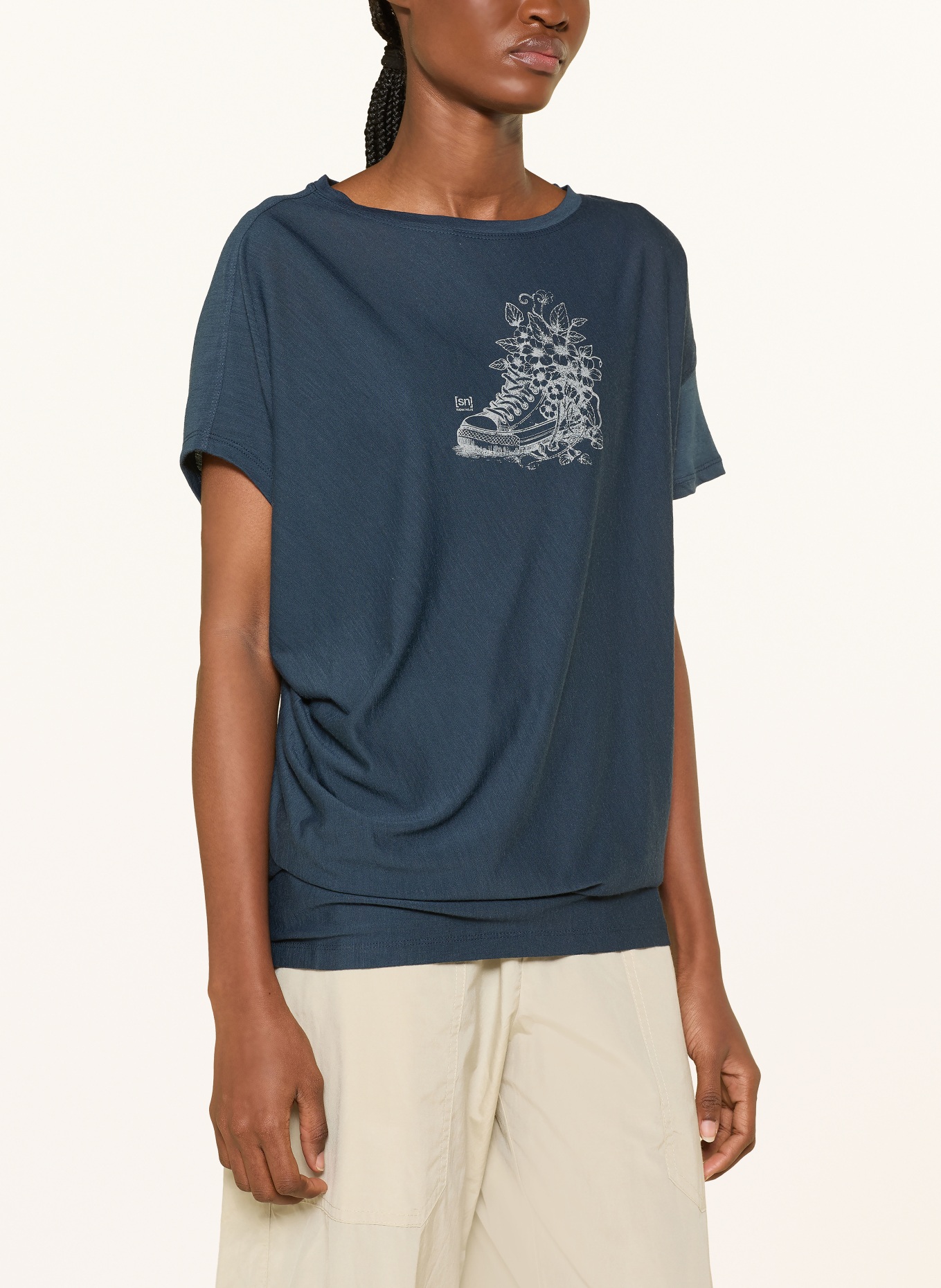 super.natural Funktionsshirt FLOWER SNEAKERS mit Merinowolle: DUNKELBLAU