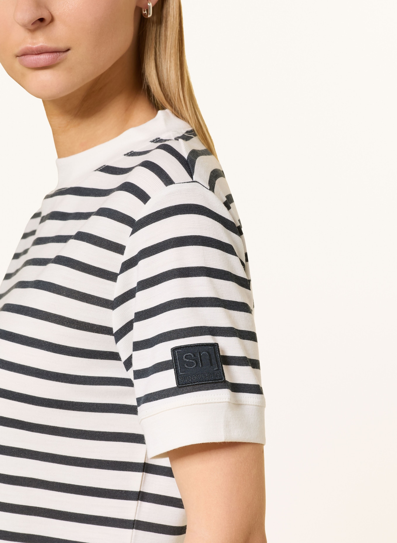 super.natural Outdoorové šaty CASUAL STRIPE s merino vlnou: BÍLÁ / TMAVĚ MODRÁ