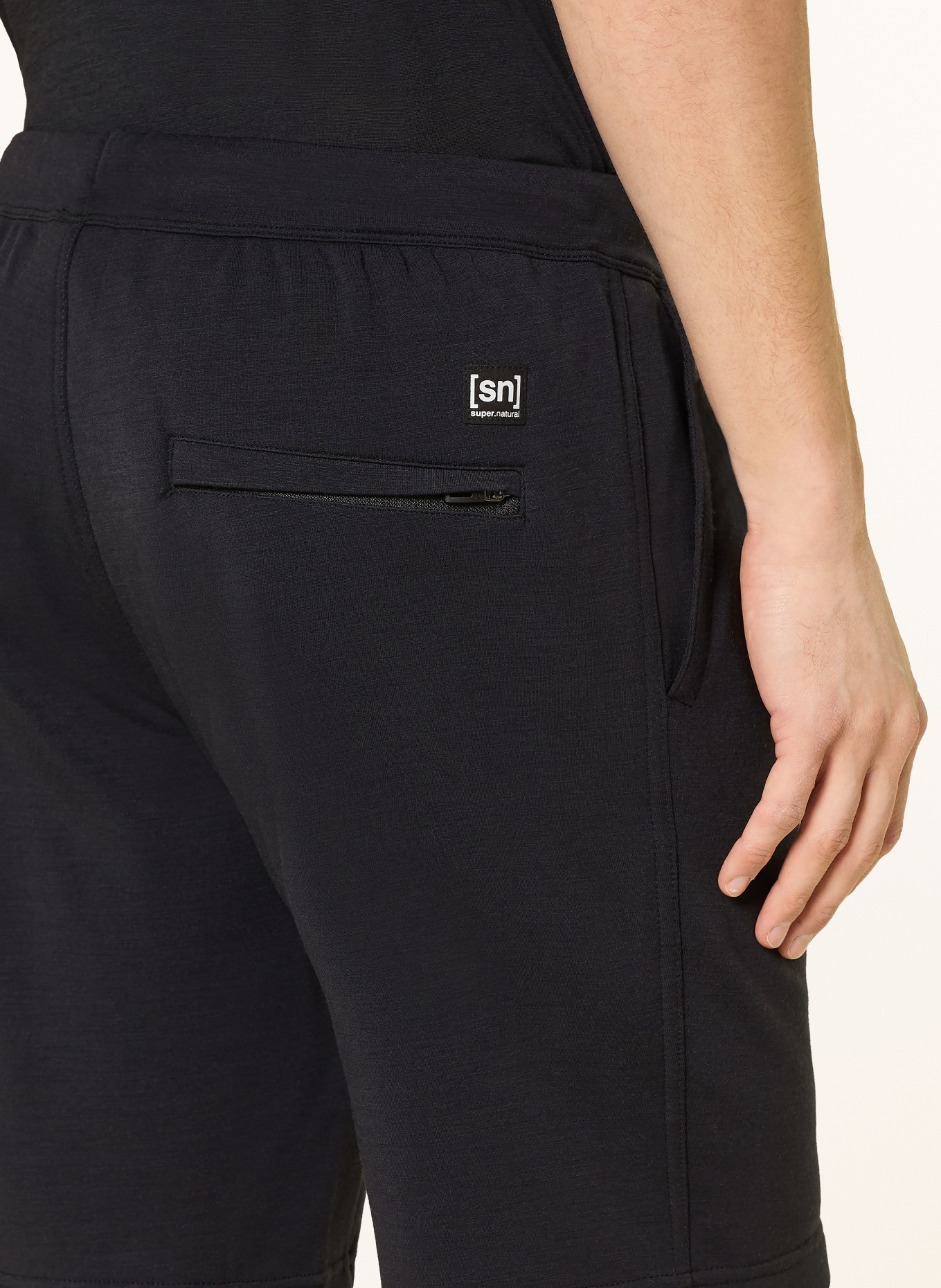 super.natural Sweatshorts SOLUTION mit Merinowolle: SCHWARZ