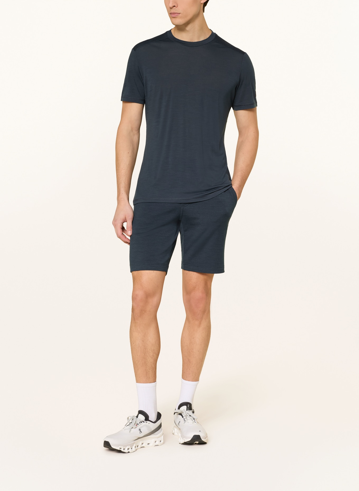 super.natural Sweatshorts SOLUTION mit Merinowolle: DUNKELBLAU