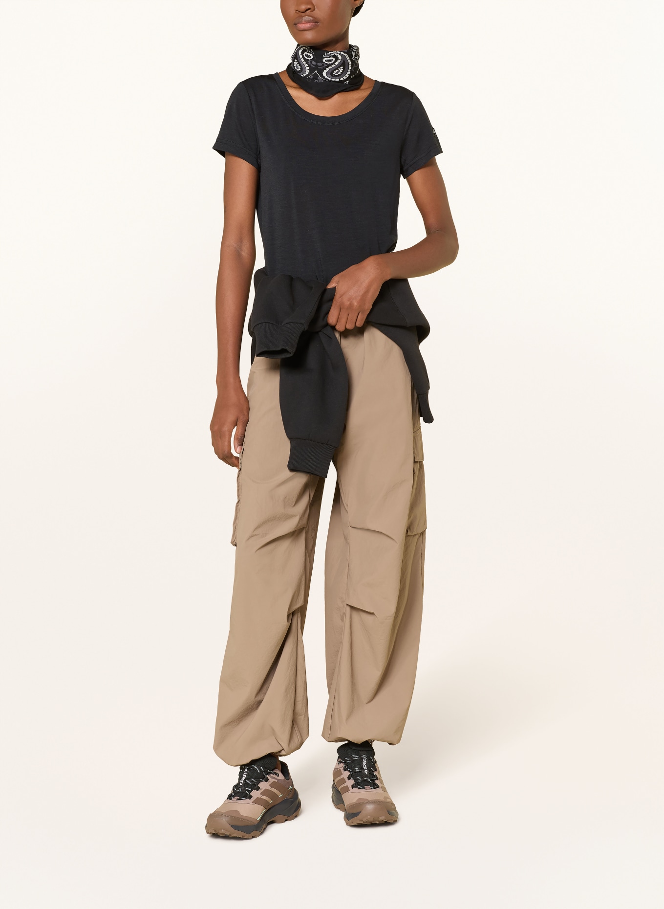 super.natural Funktionsshirt MIDSUMMER mit Merinowolle: SCHWARZ