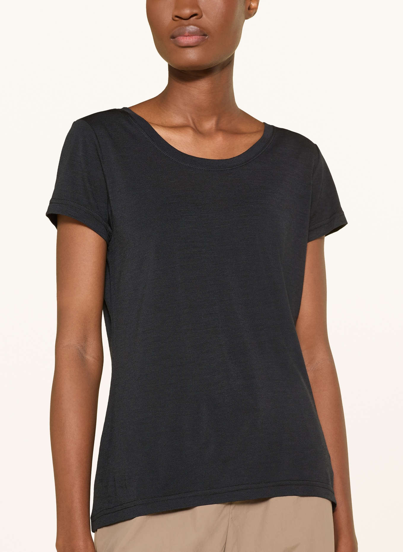 super.natural Funktionsshirt MIDSUMMER mit Merinowolle: SCHWARZ