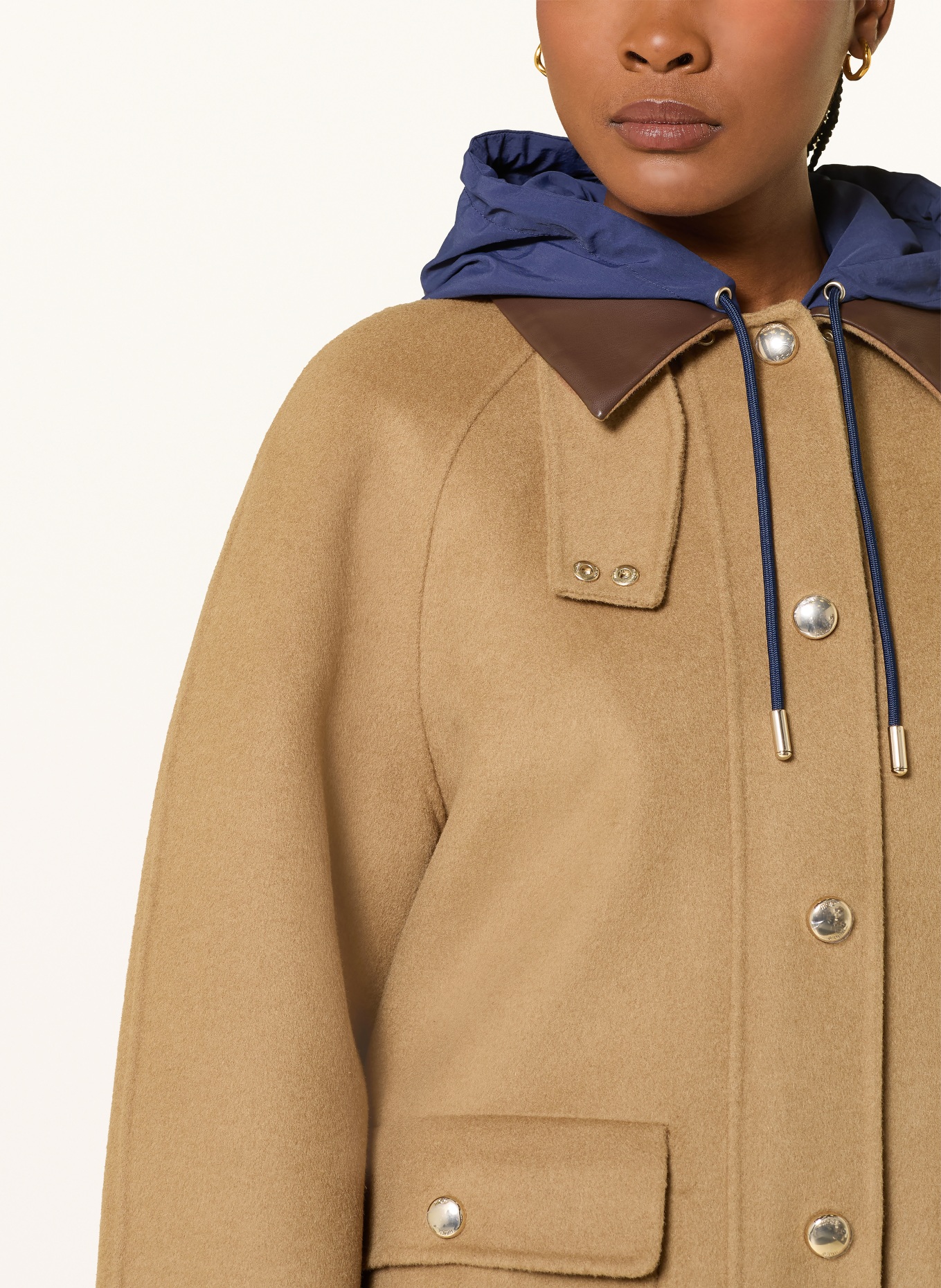 maje Jacke mit abnehmbarer Kapuze: BEIGE / DUNKELBRAUN / DUNKELBLAU