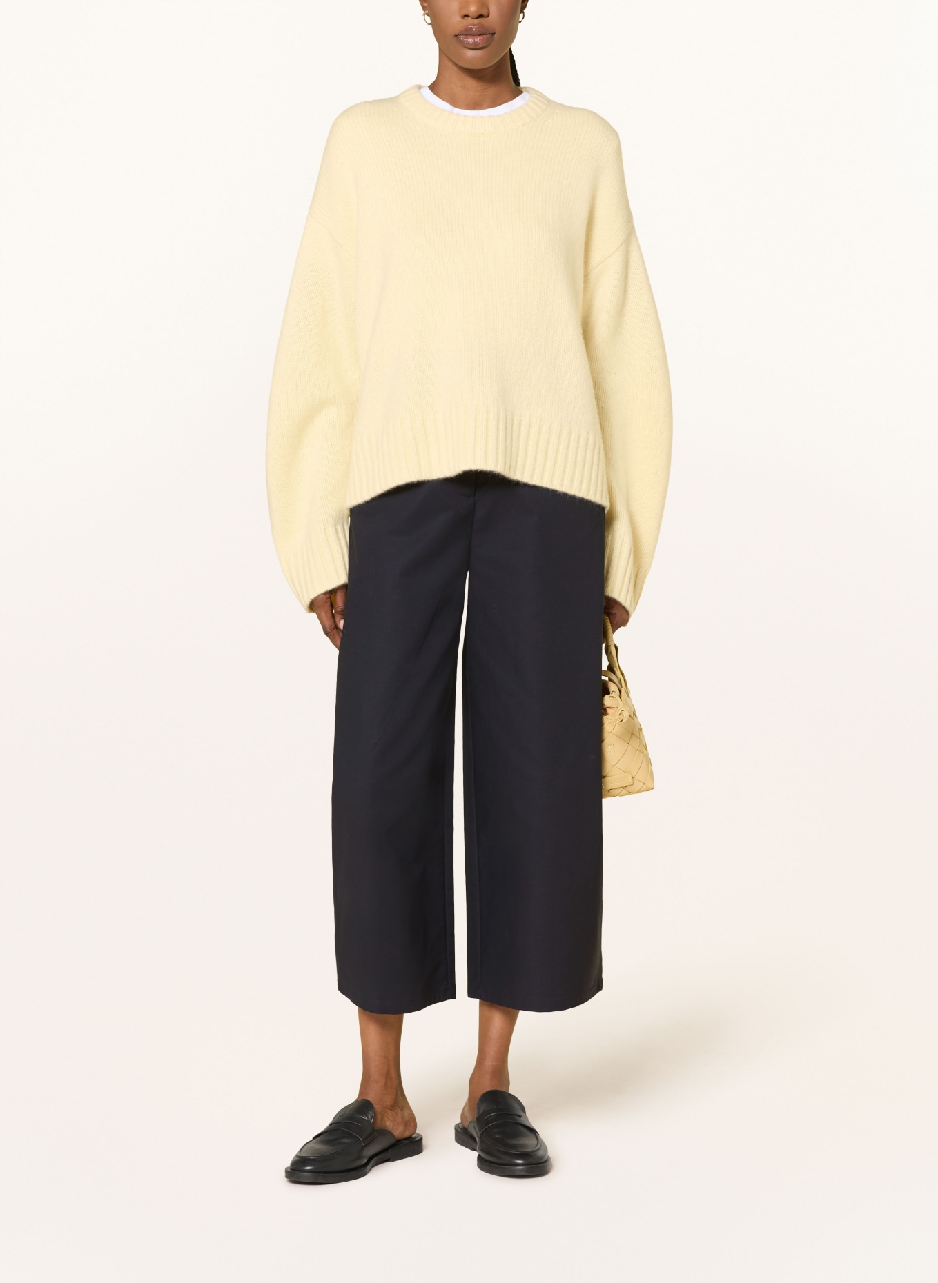 COS 3/4-length pants: DARK BLUE