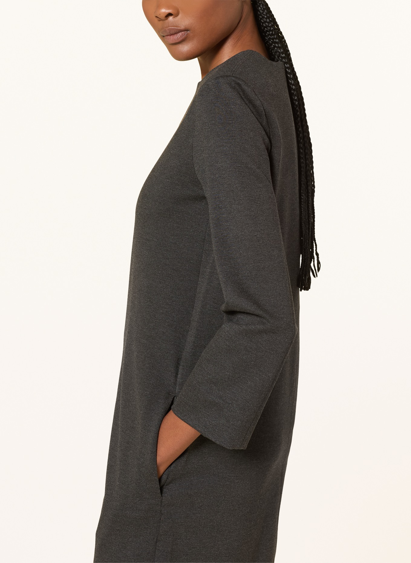 COS Šaty: TMAVĚ ŠEDÁ