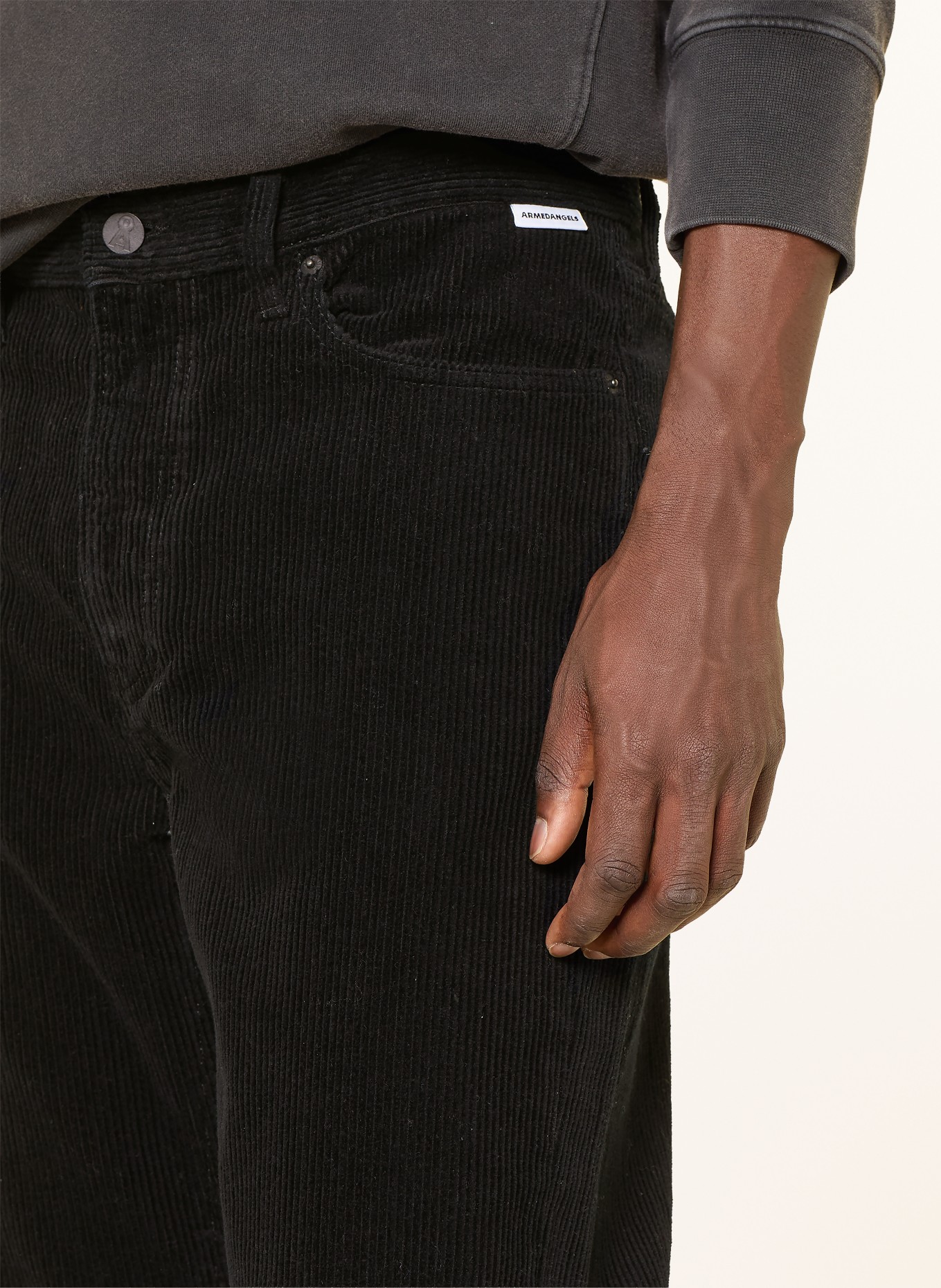 ARMEDANGELS Cordhose MAAKX: SCHWARZ