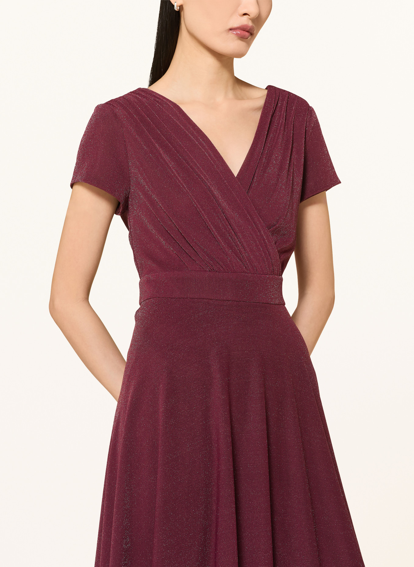 Vera Mont Jerseykleid in Wickeloptik mit Glitzergarn: DUNKELROT