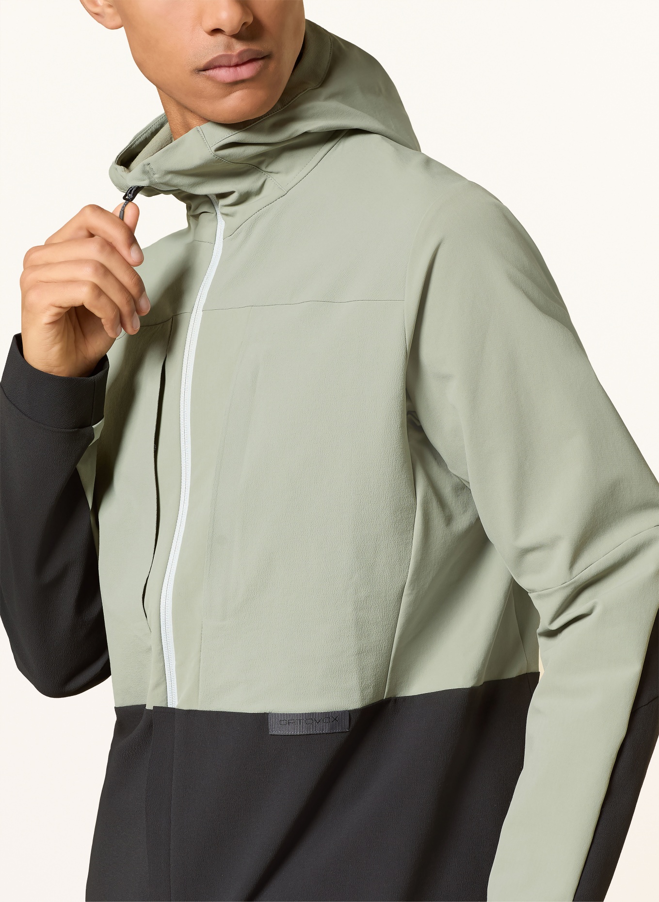 ORTOVOX Funktionsjacke TRAD PLUS: HELLGRÜN / SCHWARZ