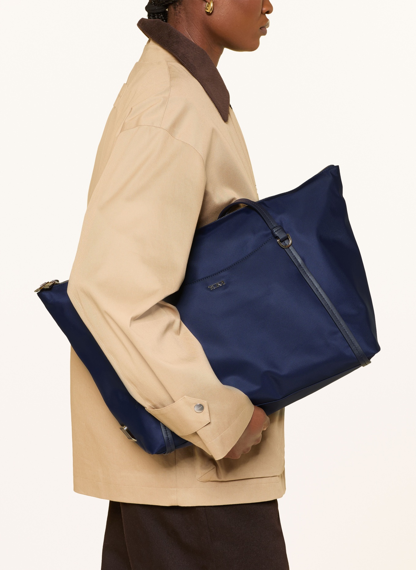 TUMI VOYAGEUR Shopper Q: DONKERBLAUW