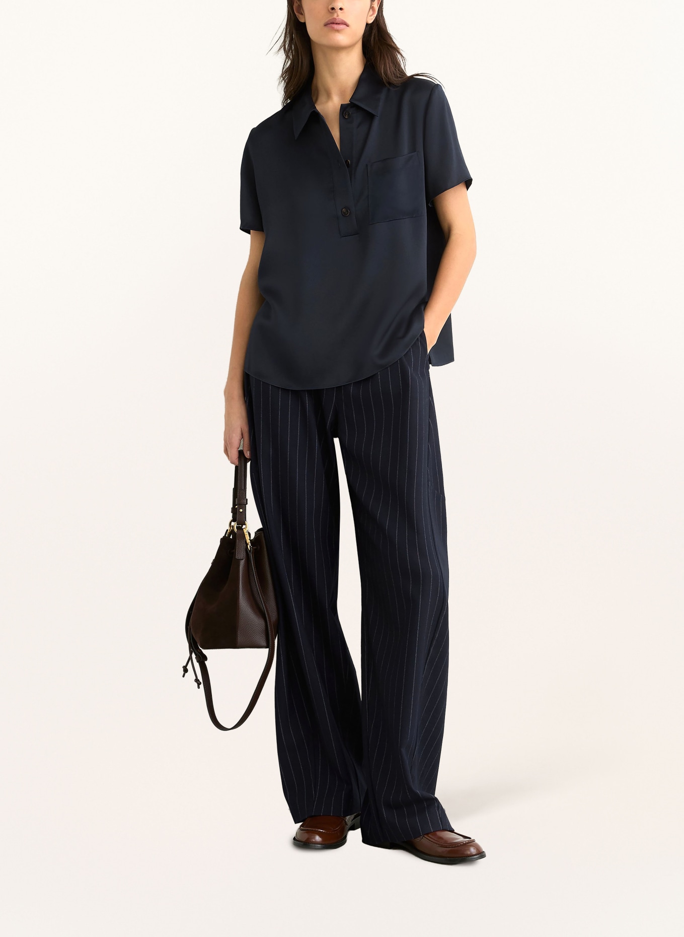 REISS Polokošile POLLY z hedvábí: TMAVĚ MODRÁ