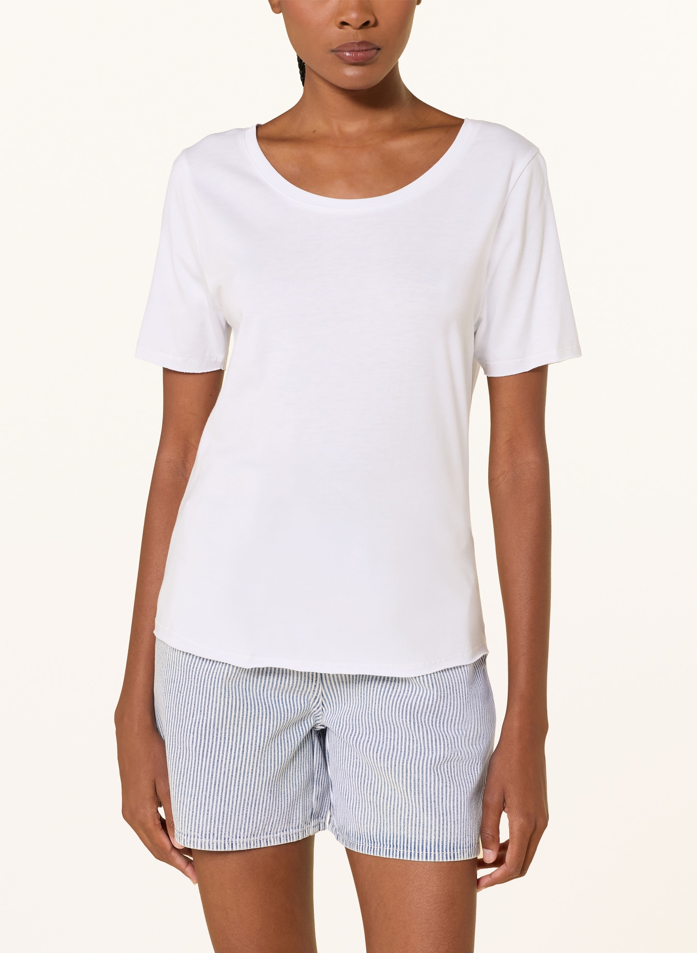 Juvia T-shirt INCI: WIT