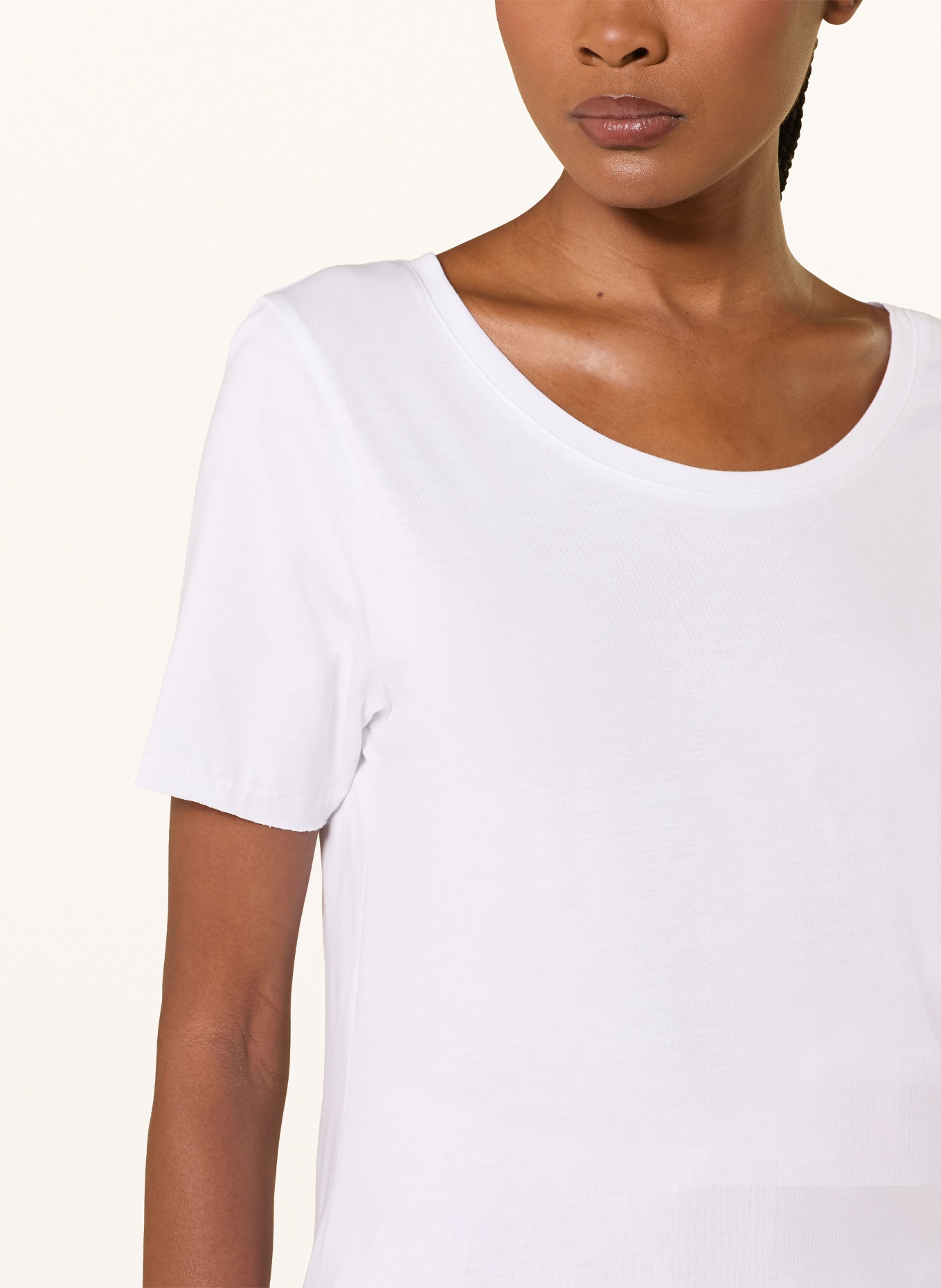 Juvia T-shirt INCI: WIT