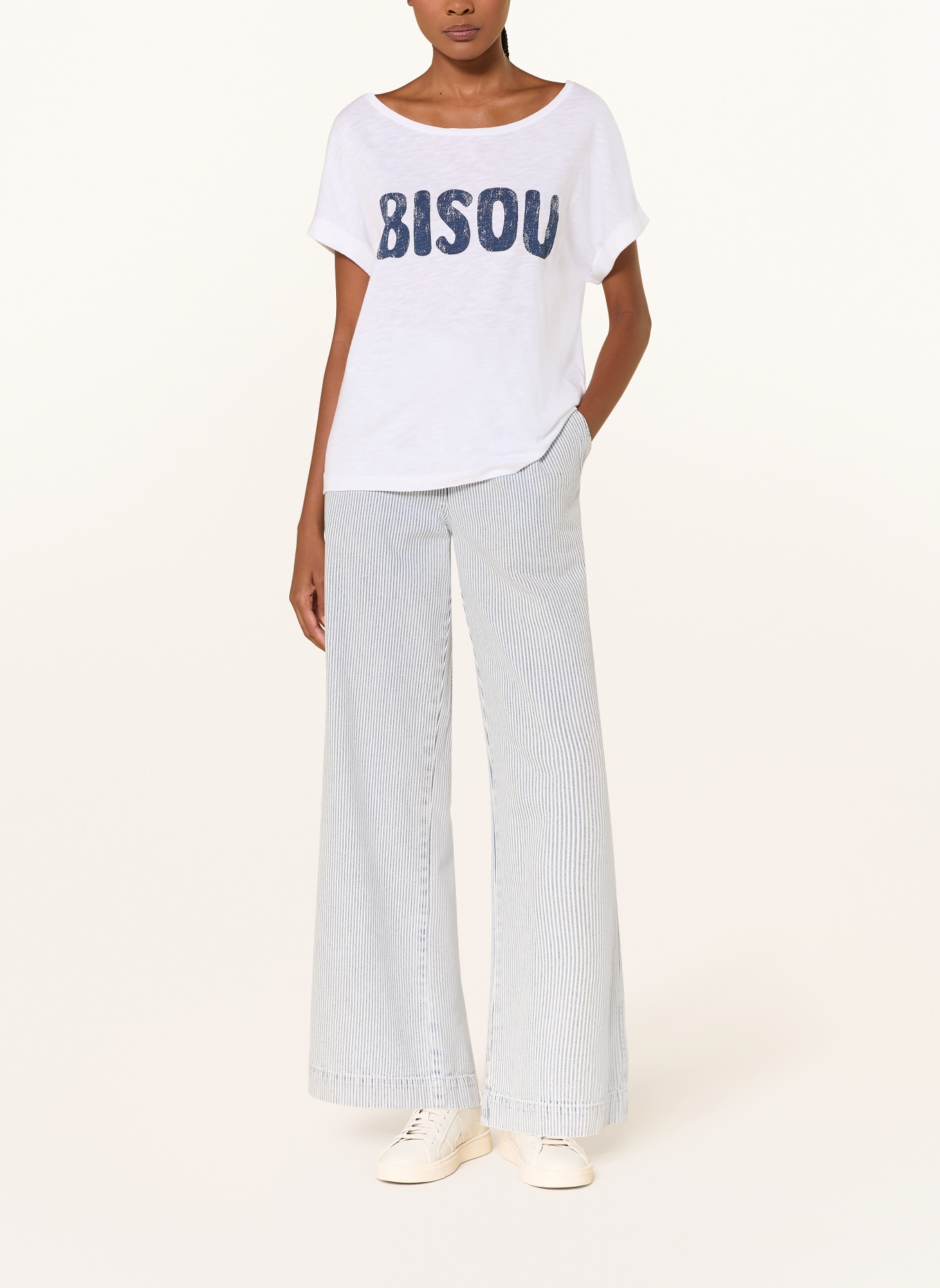 Juvia T-shirt LUCA: WIT / DONKERBLAUW