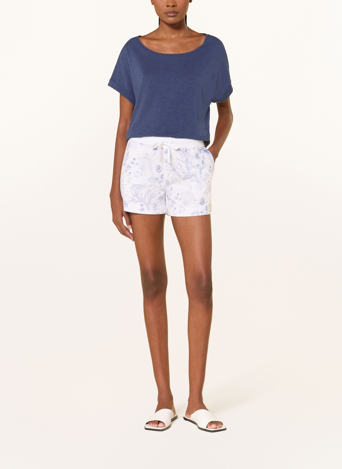 Juvia Sweatshorts MARCY: BLAU / WEISS
