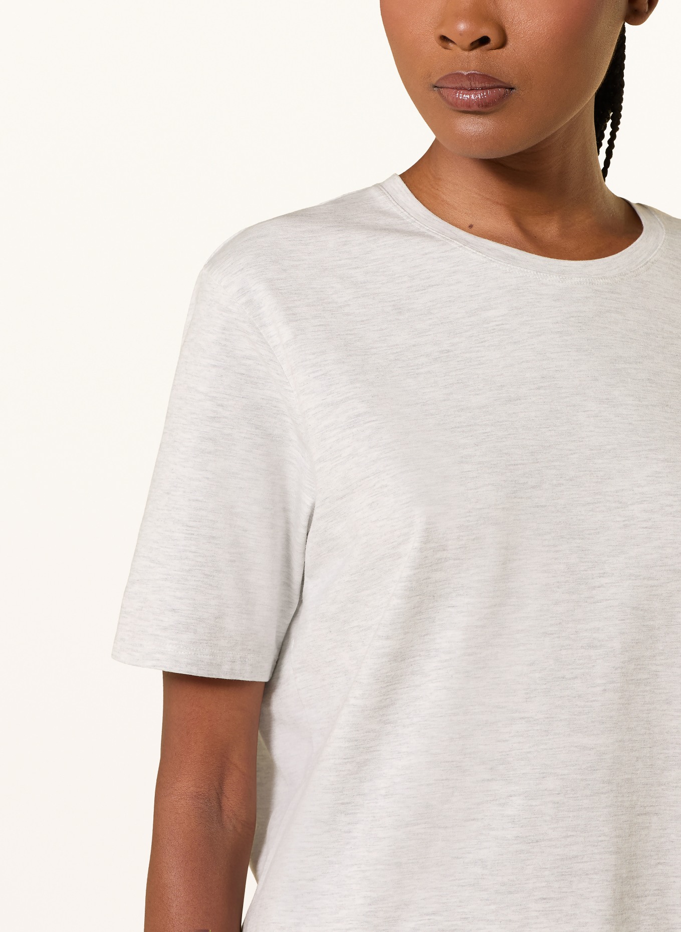 Juvia T-shirt OLIVERA: LYSEGRÅ