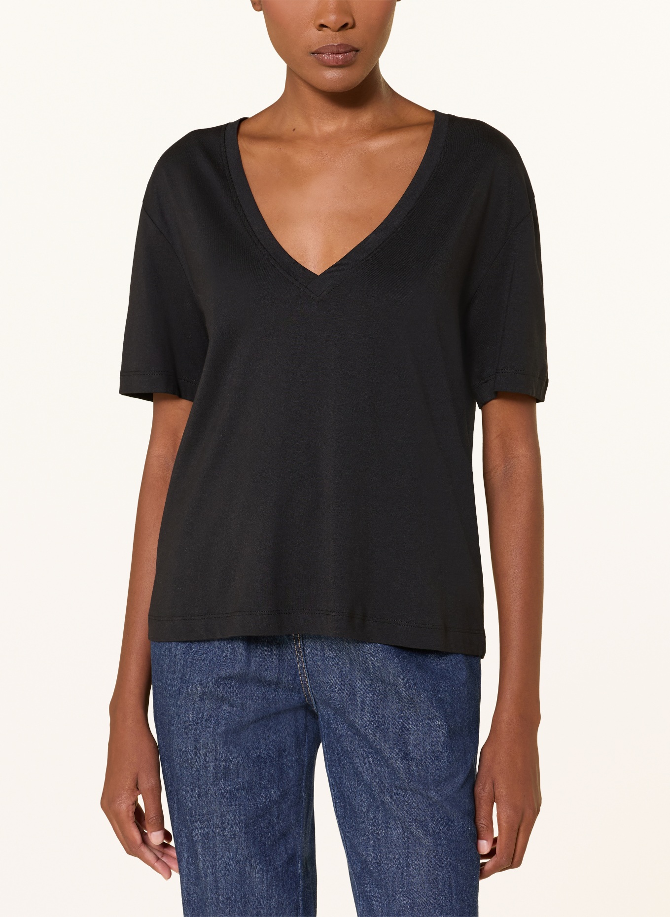 Juvia Koszulka LEEVKE: CZARNY