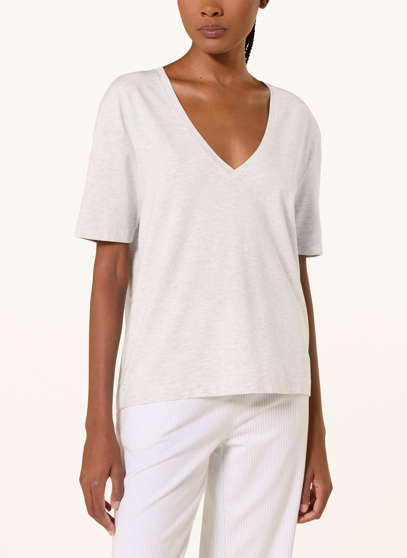 Juvia T-shirt LEEVKE: LYSEGRÅ