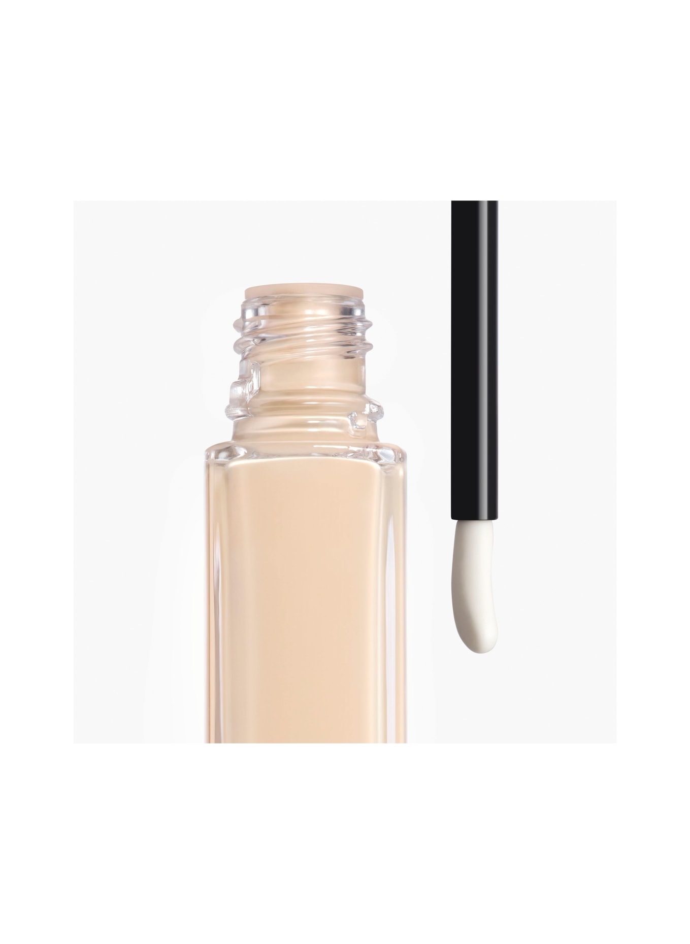 CHANEL LES BEIGES CORRECTEUR SÉRUM: B00