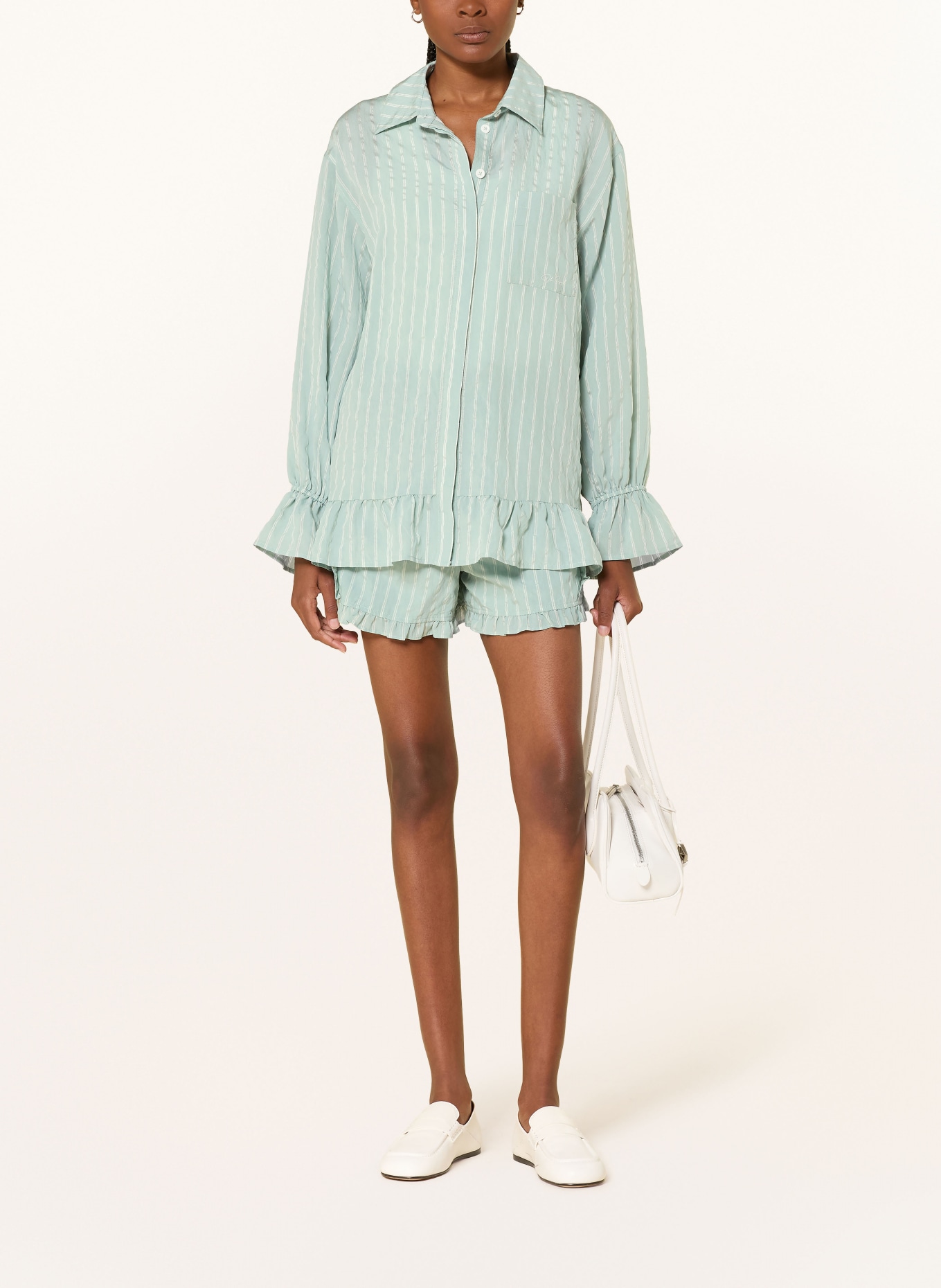 OH APRIL Košilová blůza SELINA s volánky: TMAVĚ MODRÁ / KRÉMOVÁ