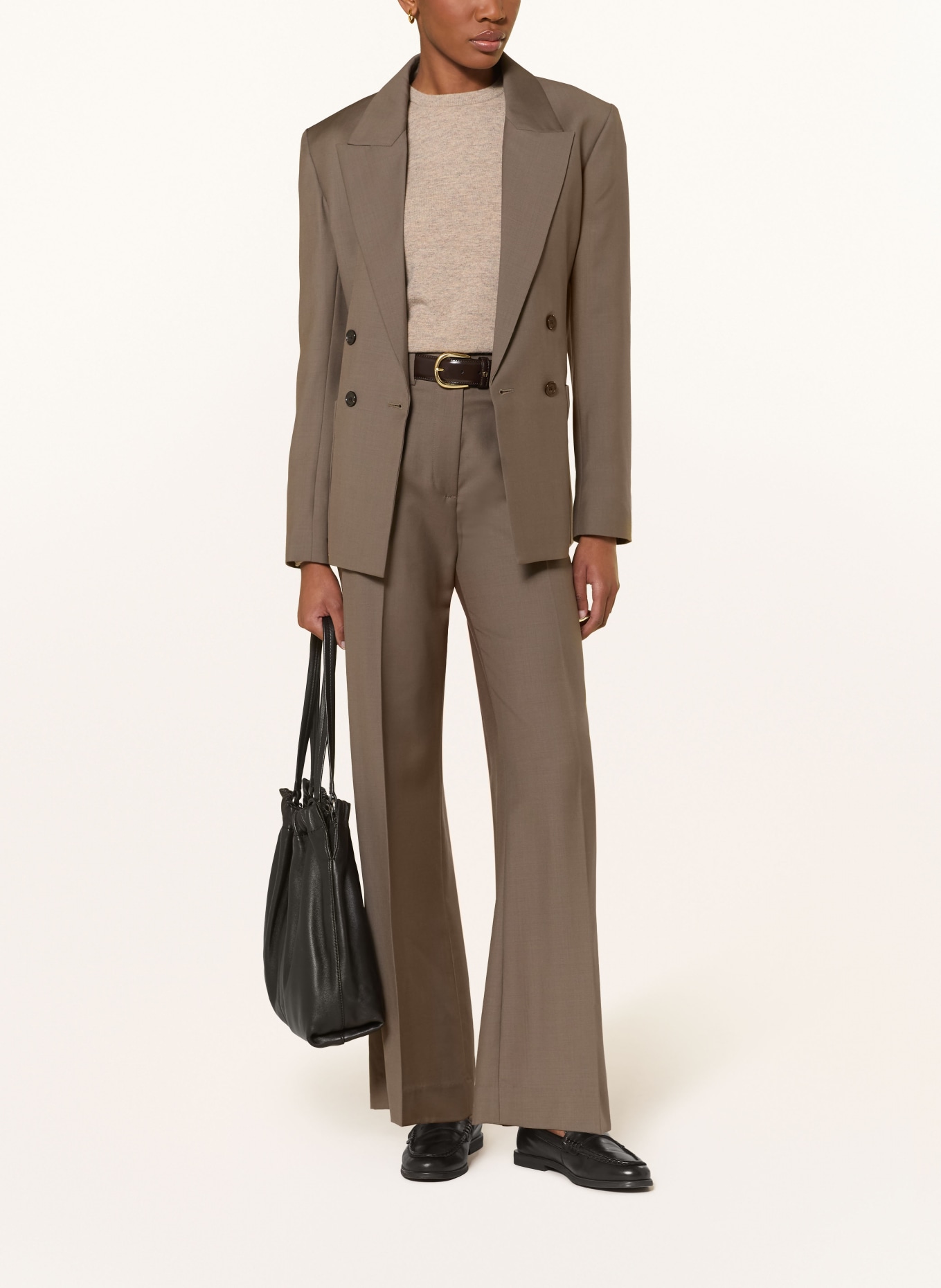 COS sako: ČERNOŠEDÁ