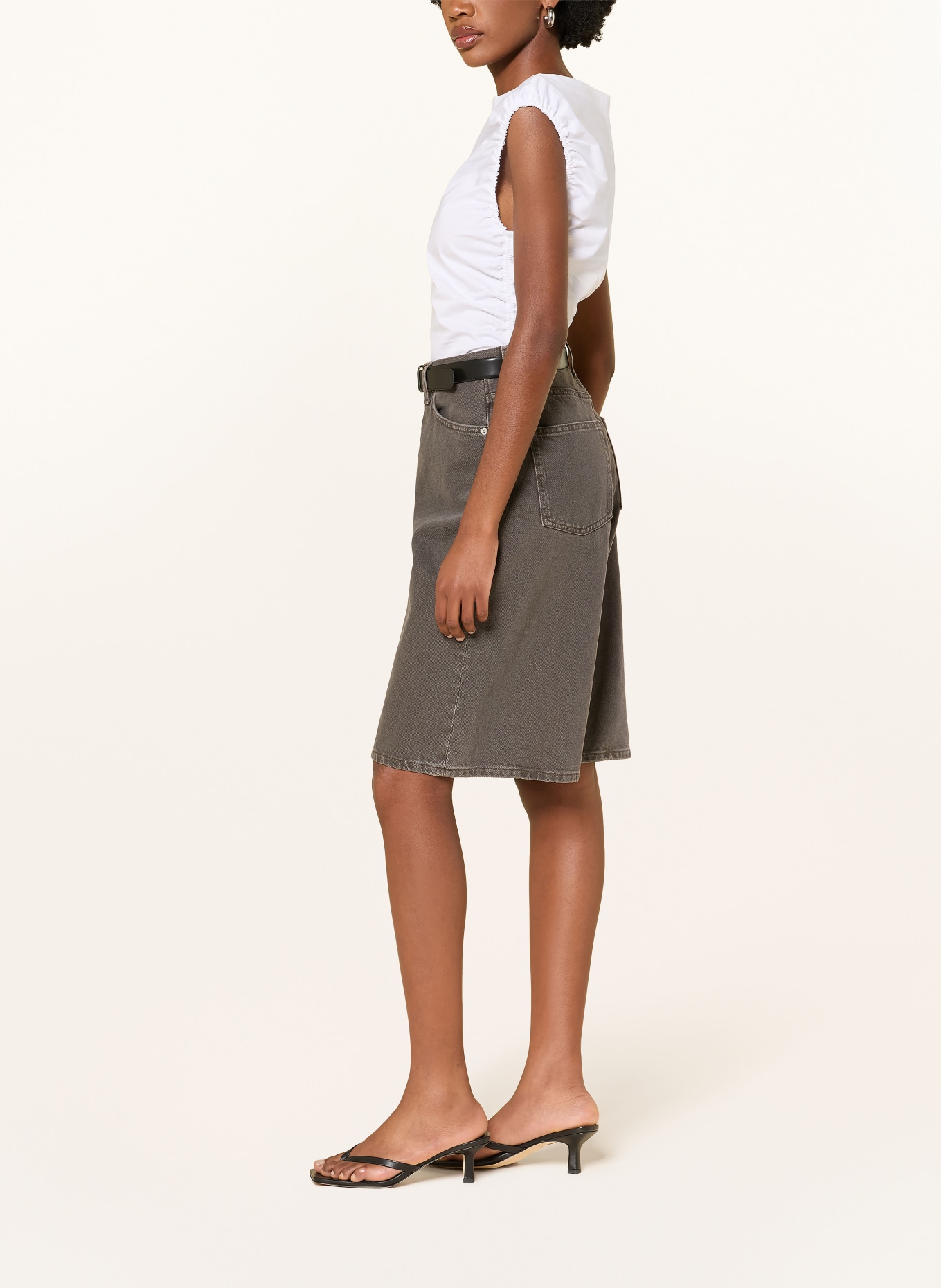 COS Jeans-Bermudas: 002 BROWN