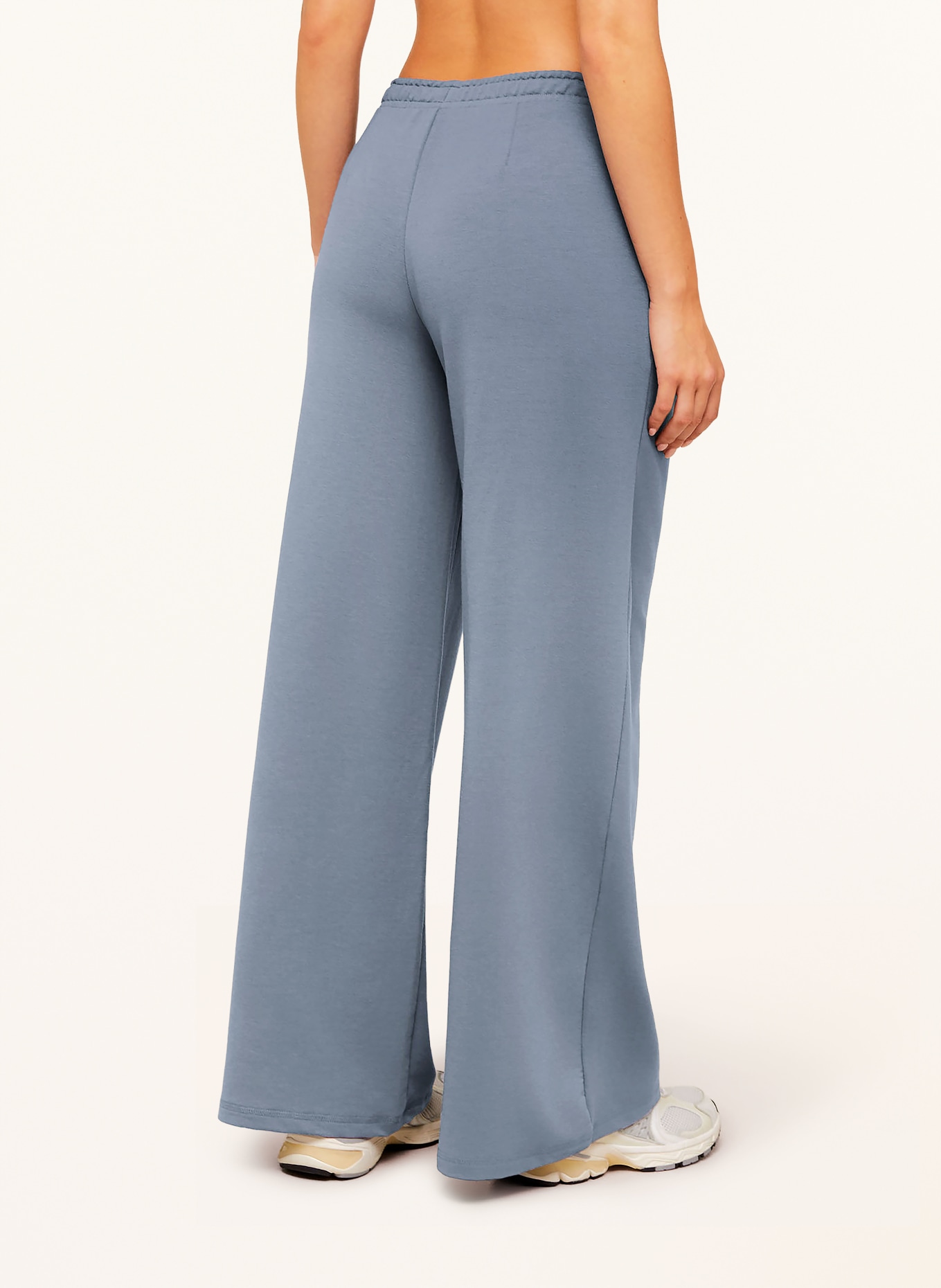 GYMSHARK Sweatpants: BLAU