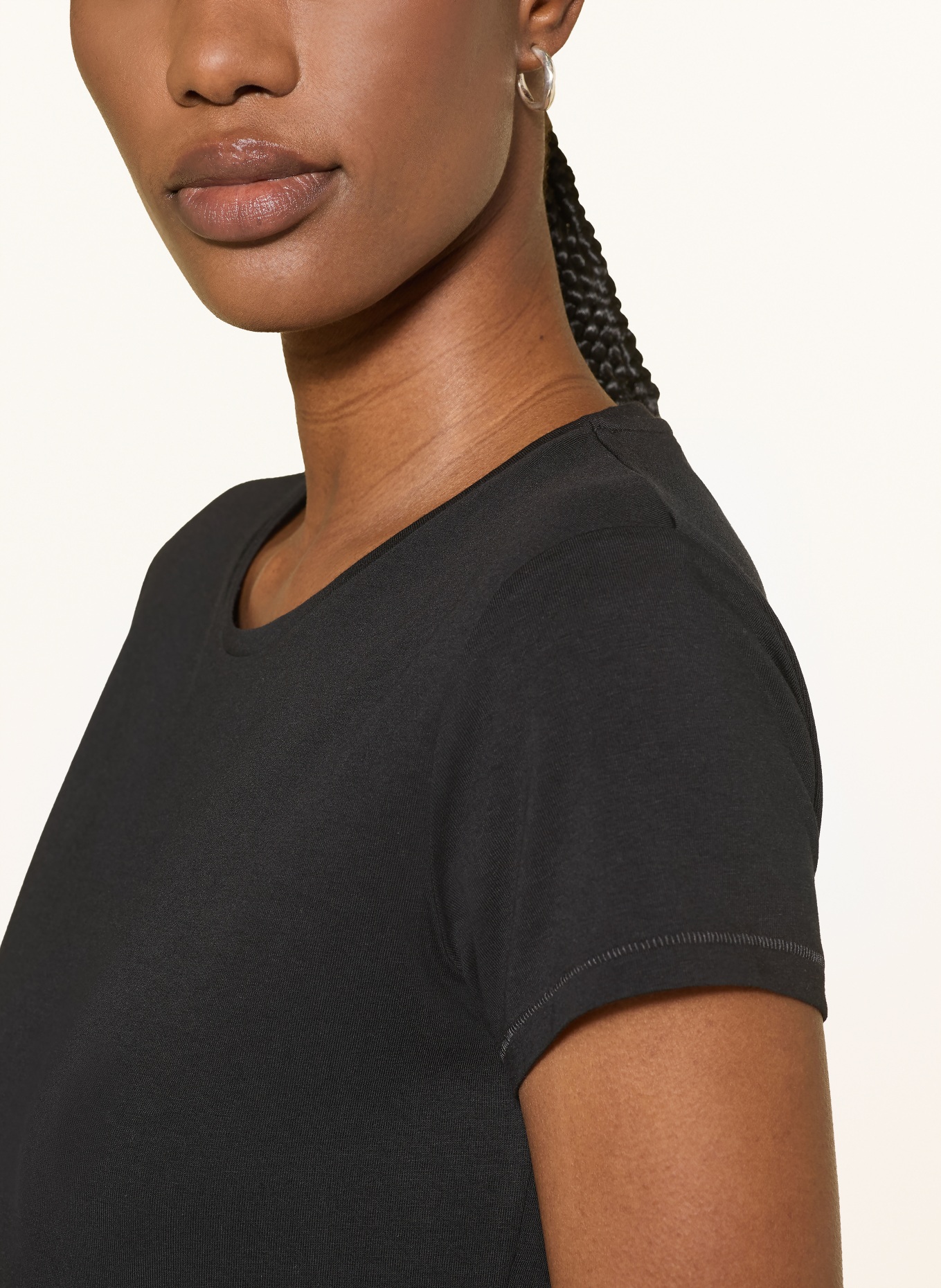 ARKET T-shirt: ZWART