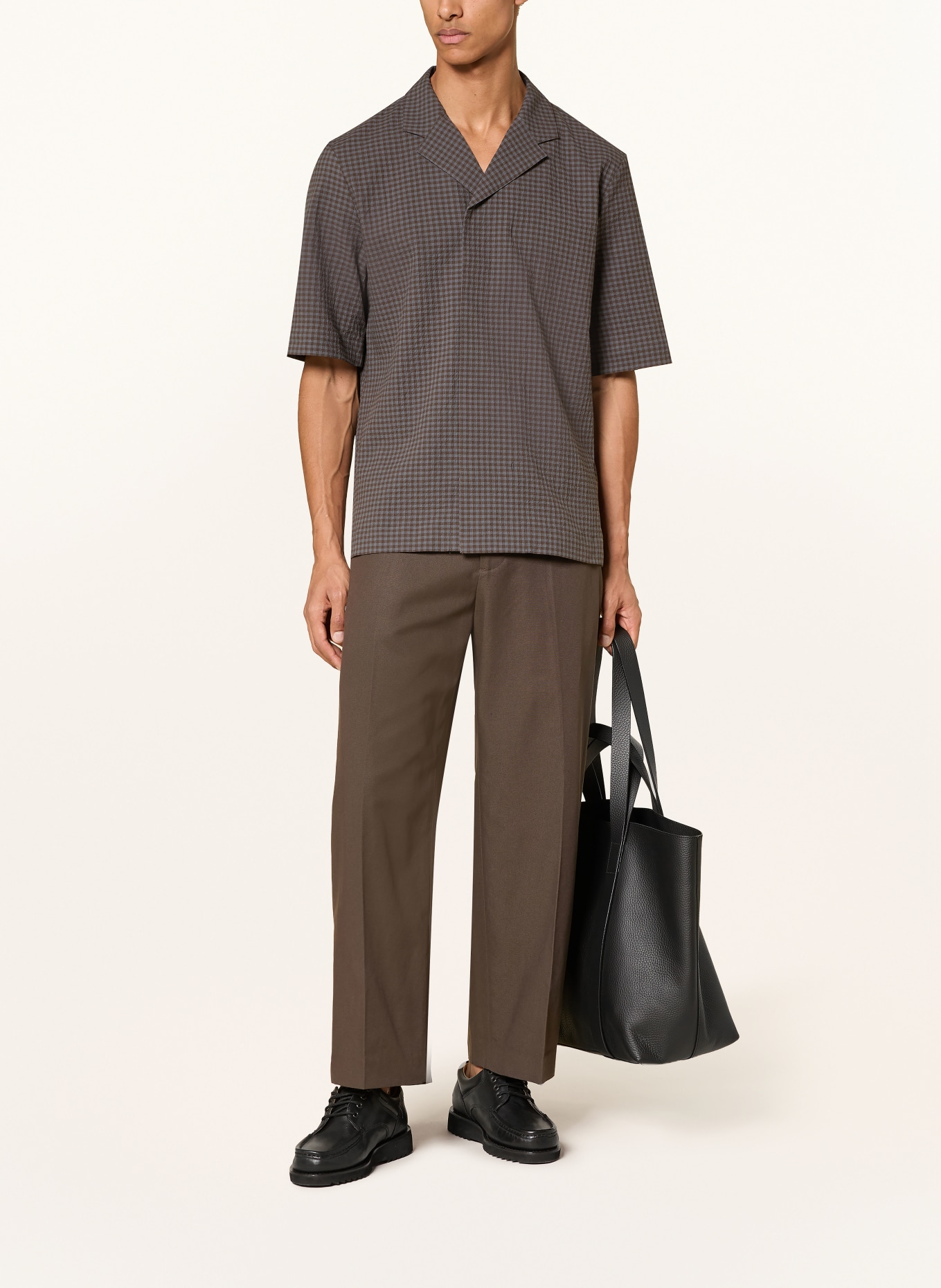 COS Košile na dovolenou, regular fit: TMAVĚ ŠEDÁ / TMAVĚ HNĚDÁ