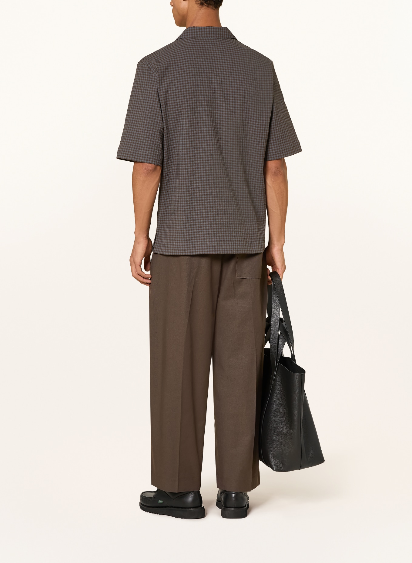 COS Košile na dovolenou, regular fit: TMAVĚ ŠEDÁ / TMAVĚ HNĚDÁ