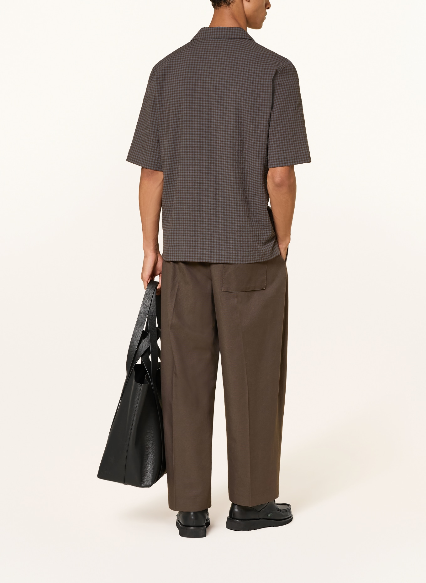 COS Pantalon coupe classique: MARRON FONCÉ